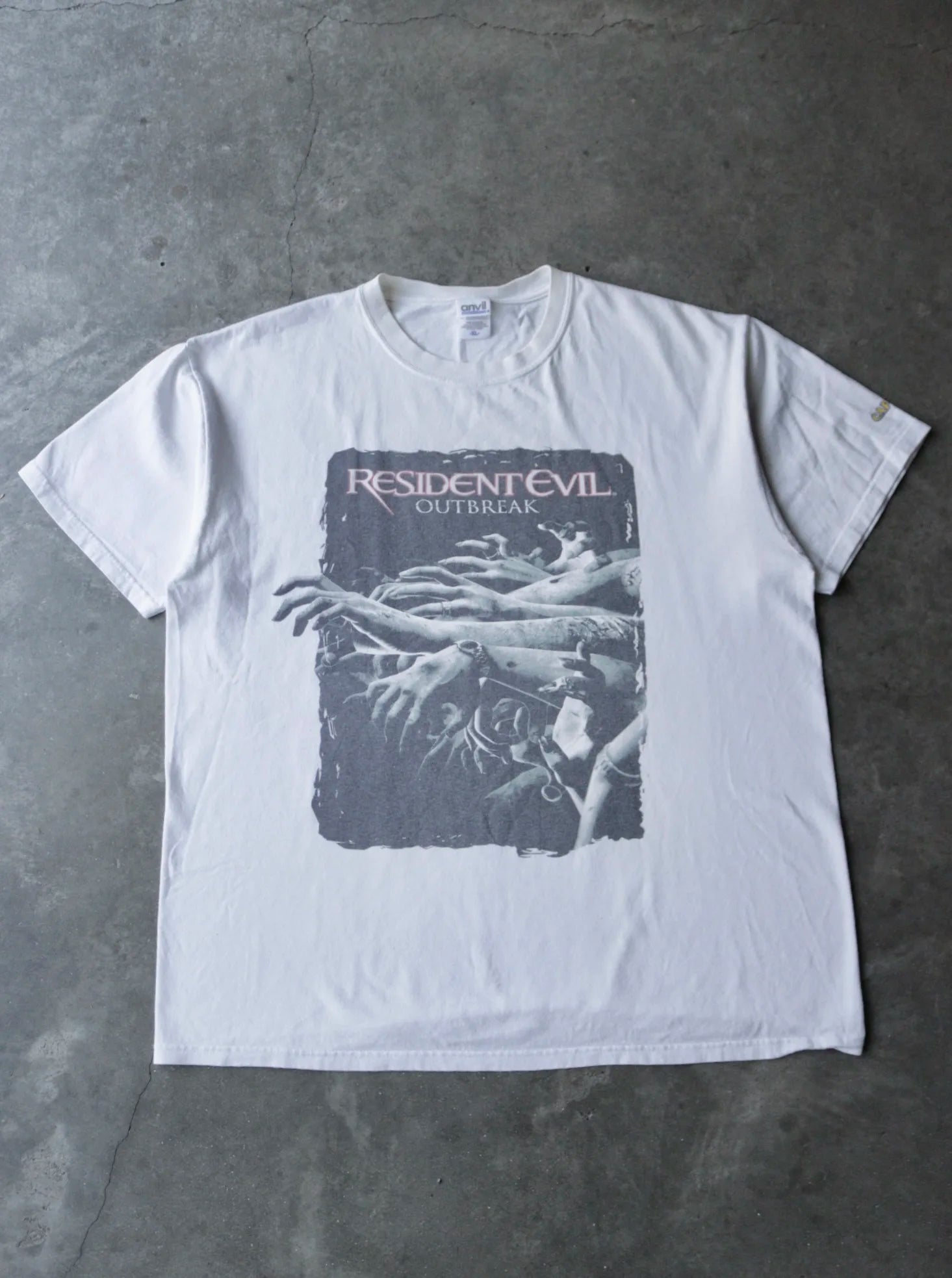 トップス 00s Resident Evil OUTBREAK T-shirt 00s Resident Evil OUTBREAK T-shirt 00s RESIDENT EVIL ヴィンテージT