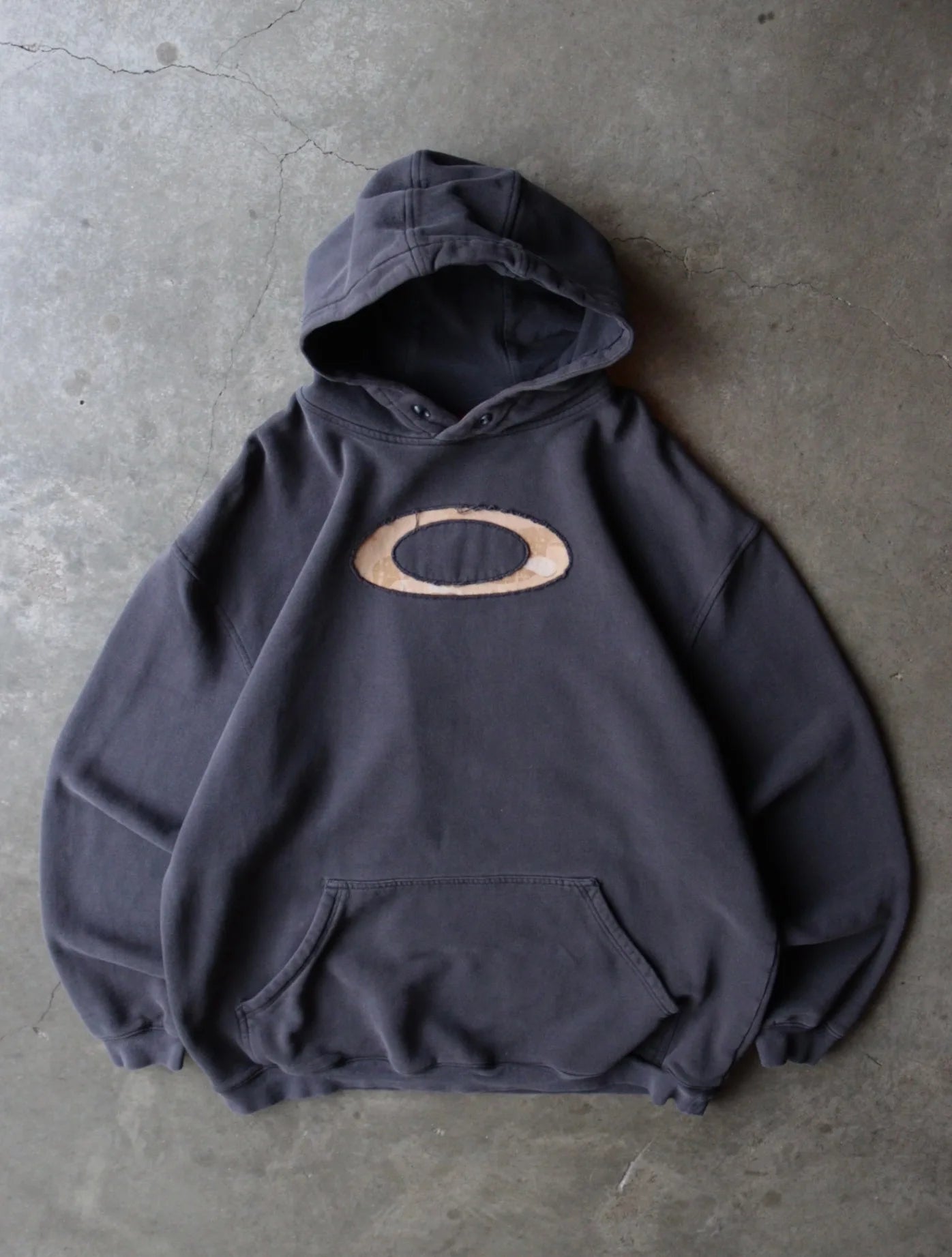 2000S OAKLEY LOGO HOODED SWEATSHIRT – TWO FOLD