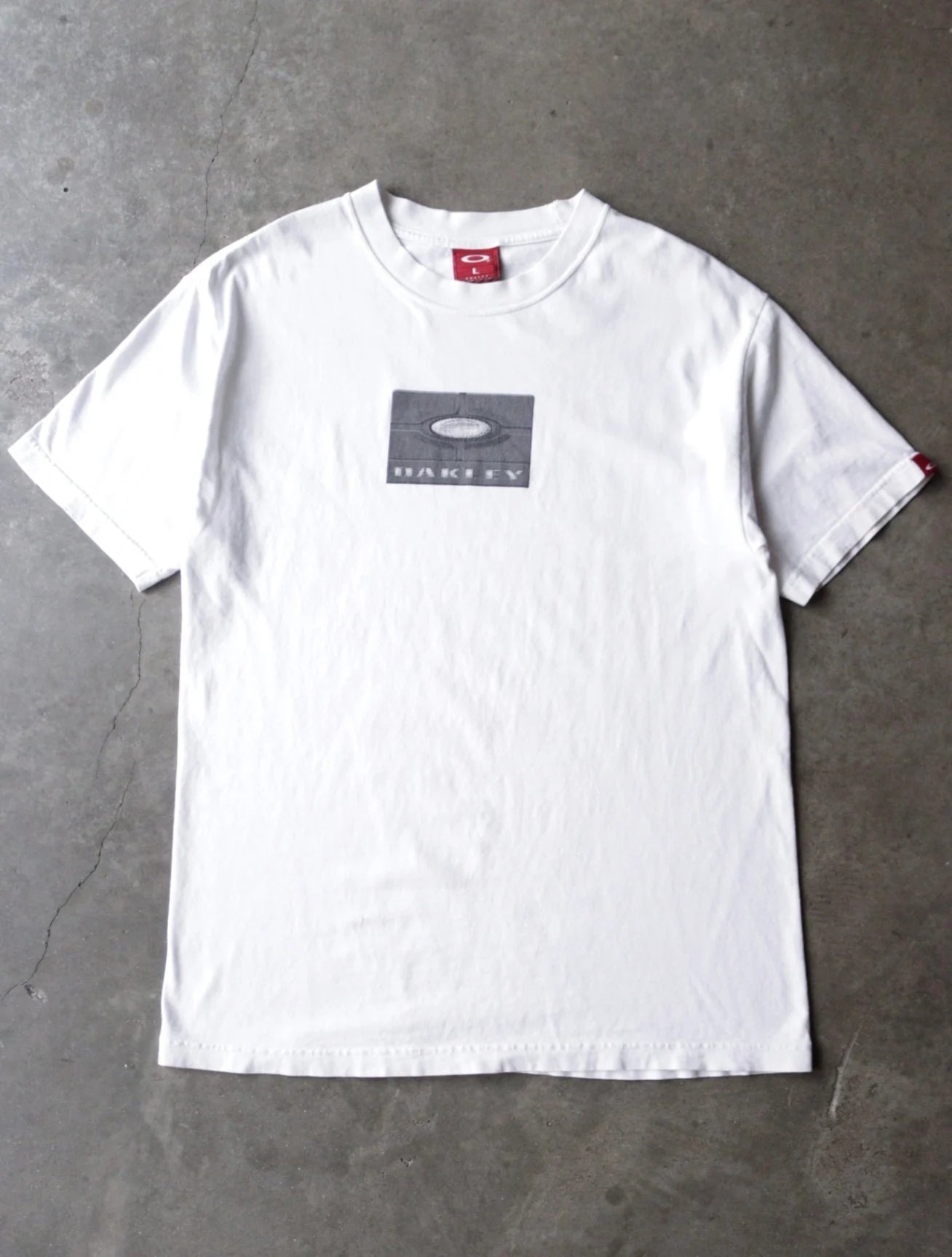 2000S OAKLEY LOGO TEE – TWO FOLD