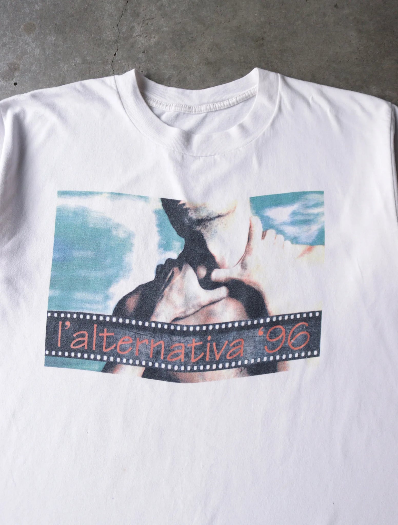 1990S ALTERNATIVE TEE