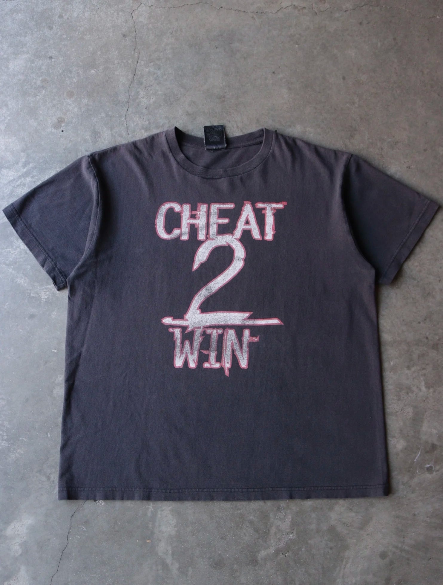 2000S CHEAT 2 WIN TEE