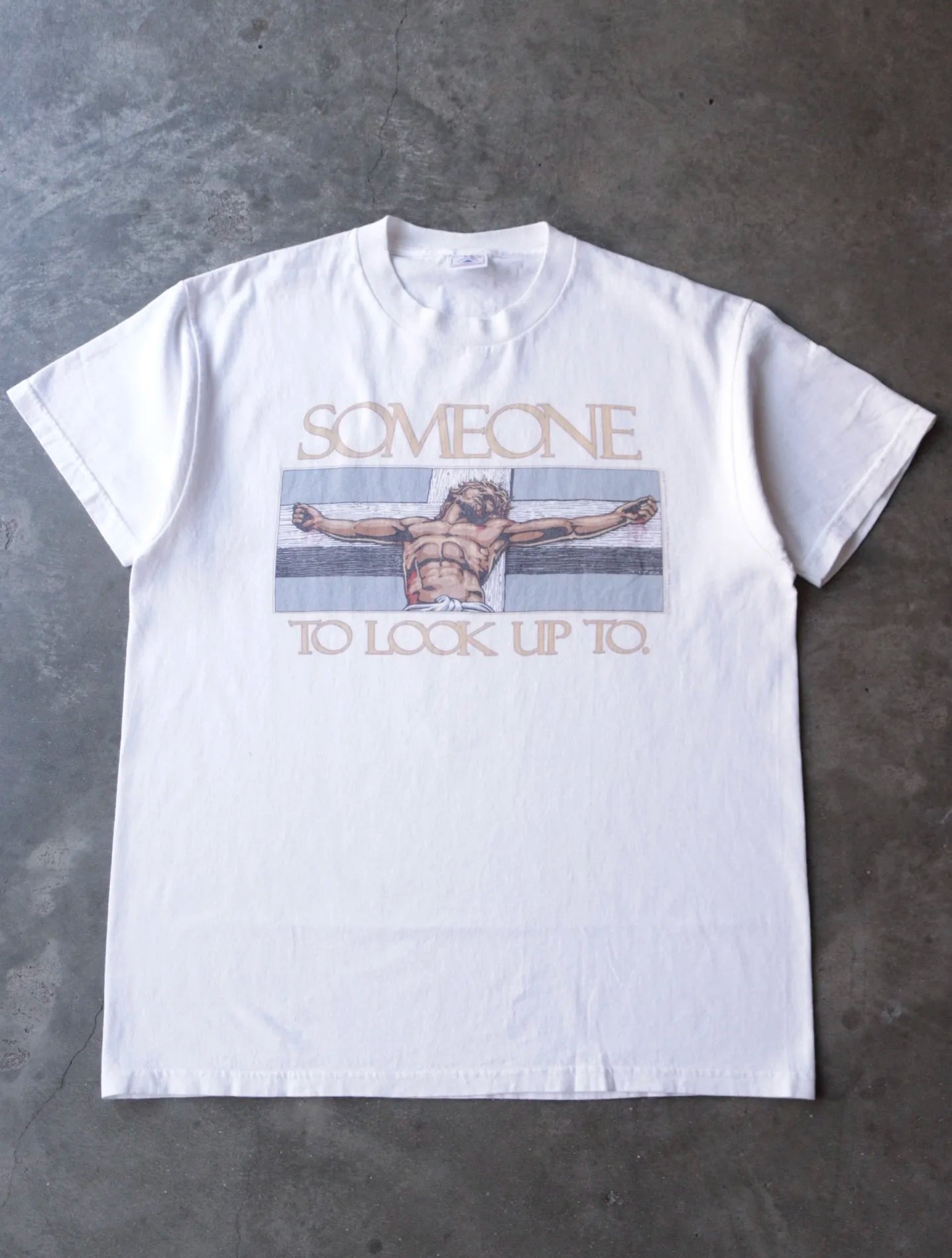 2000S SOMEONE TO LOOK UP TO JESUS TEE