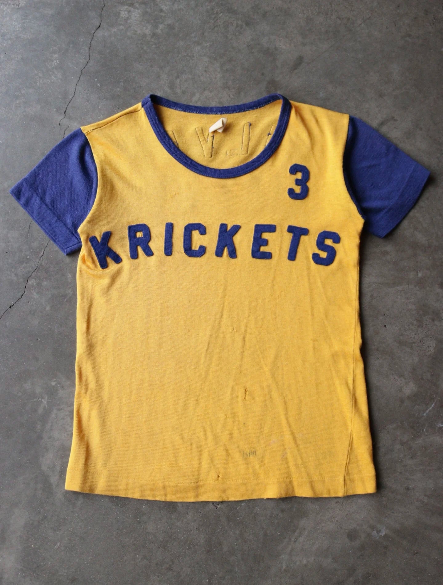 1960S KRICKETS FELT LETTER TEE
