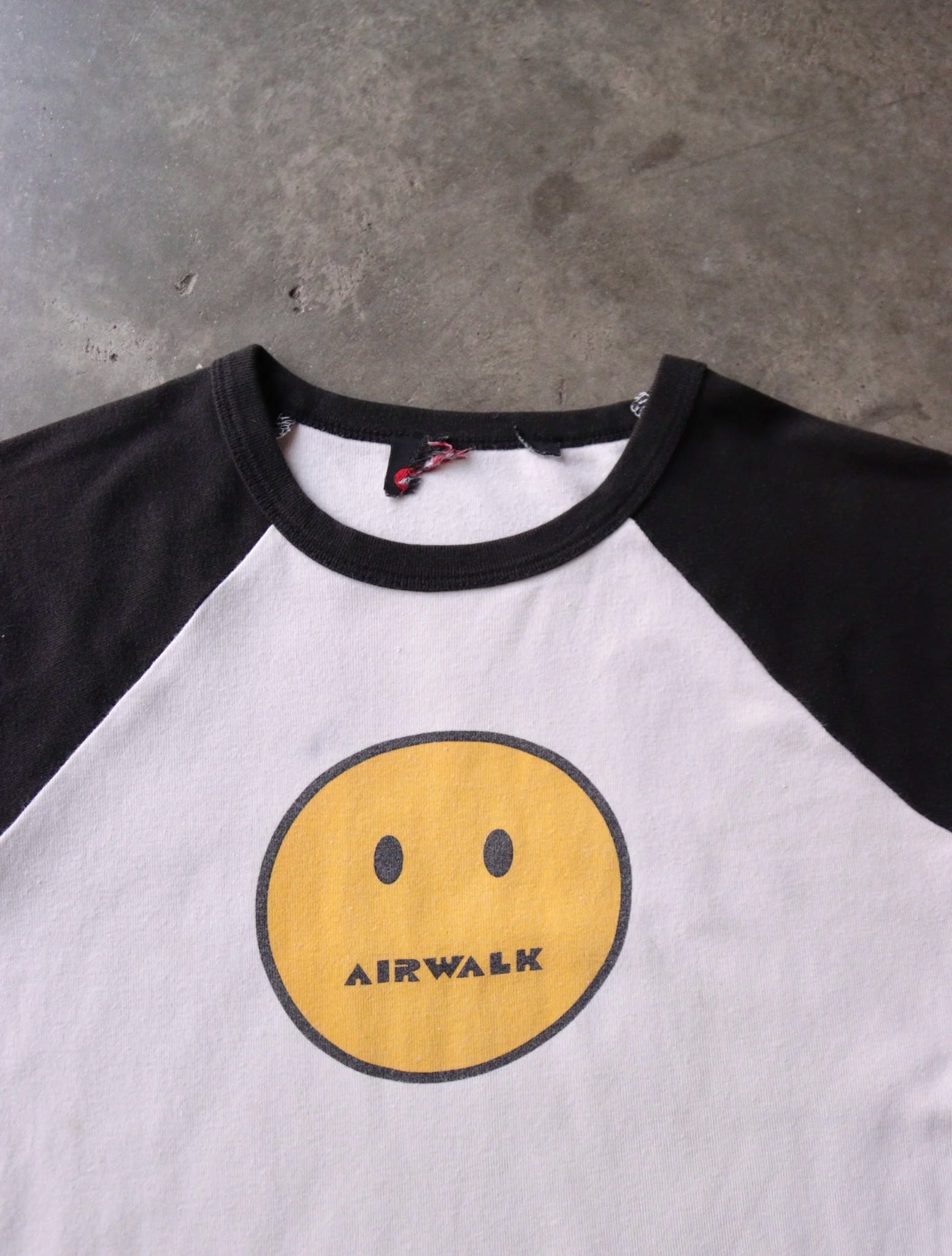 2000S AIRWALK TWOTONE TEE