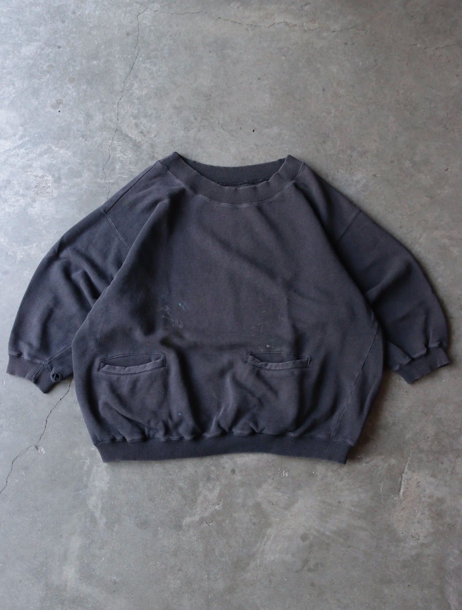 1990S FADED POCKET SWEATSHIRT