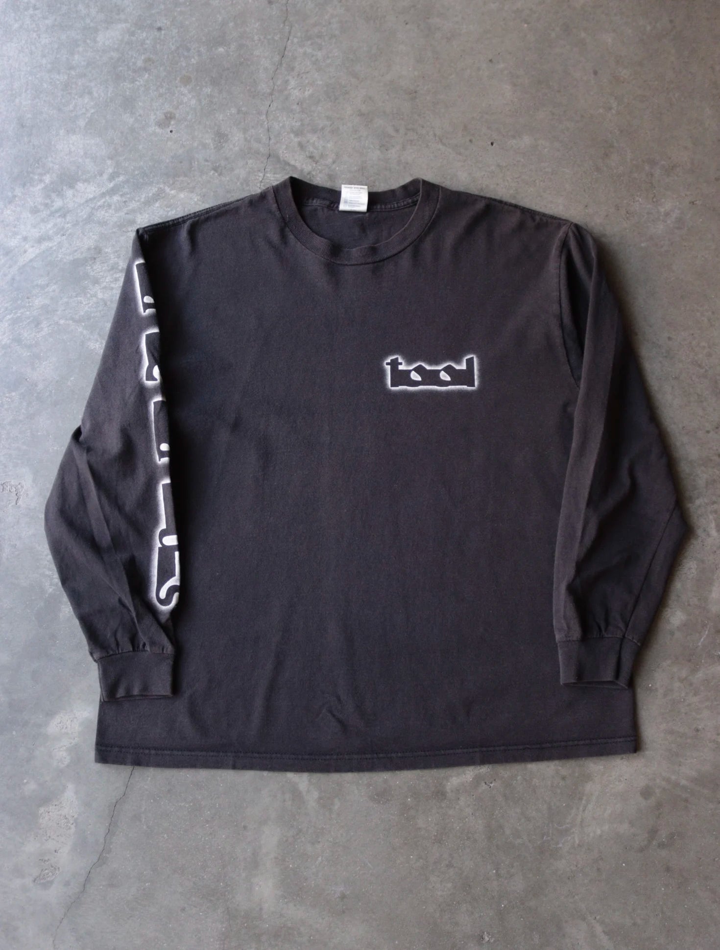2000S TOOL L/S TEE