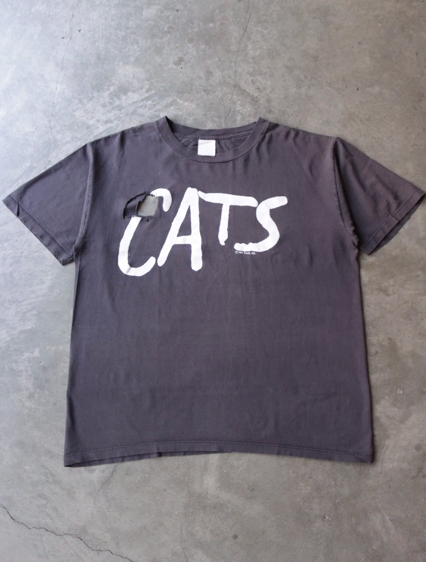 2000S CATS DISTRESSED TEE
