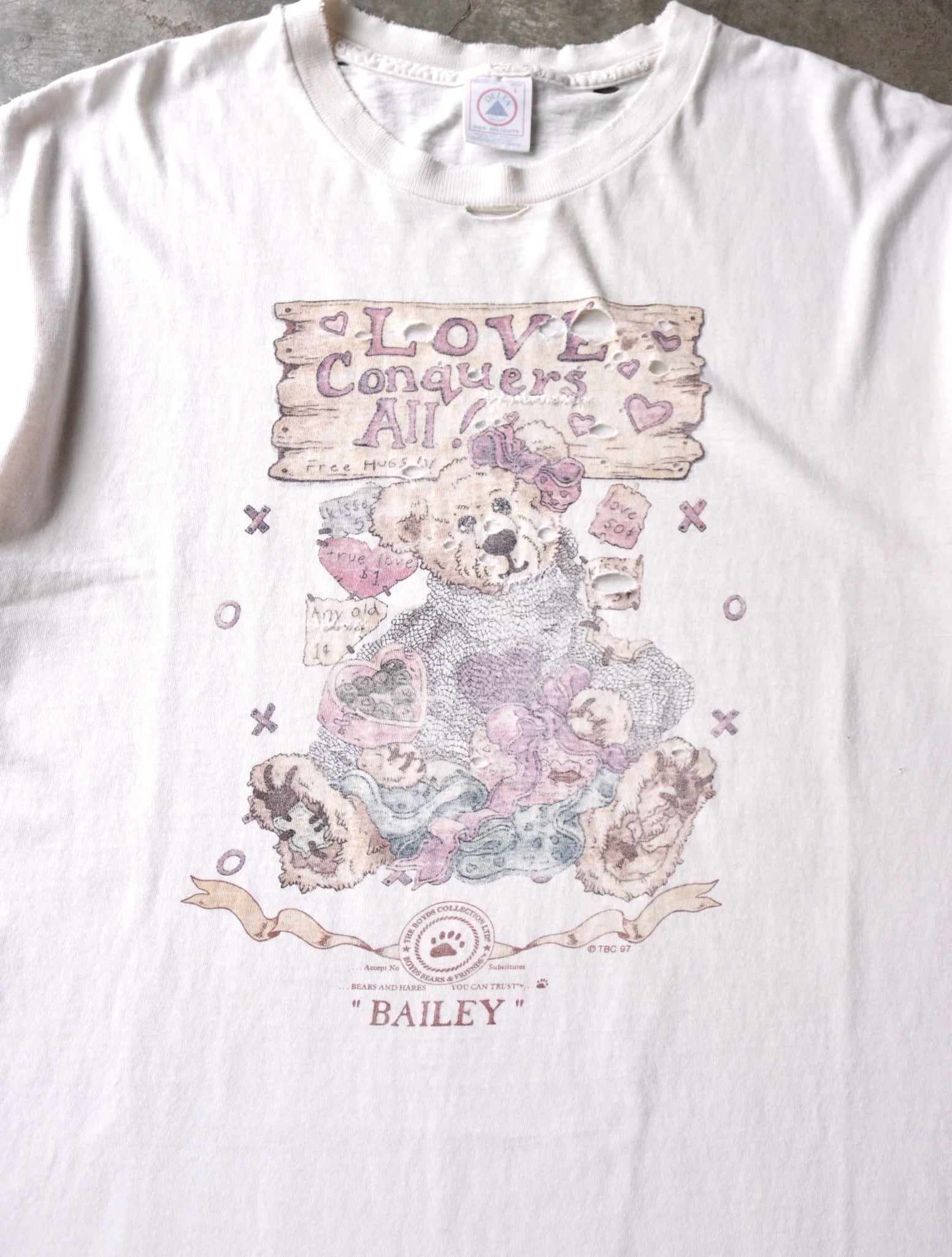 1990S LOVE CONQUERS ALL TEE