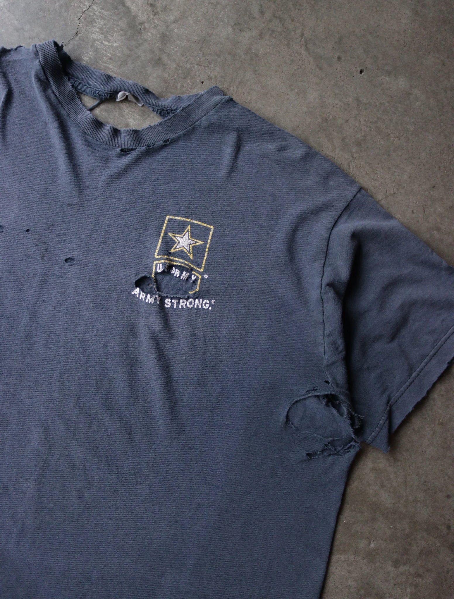 2000S THRASHED ARMY TEE