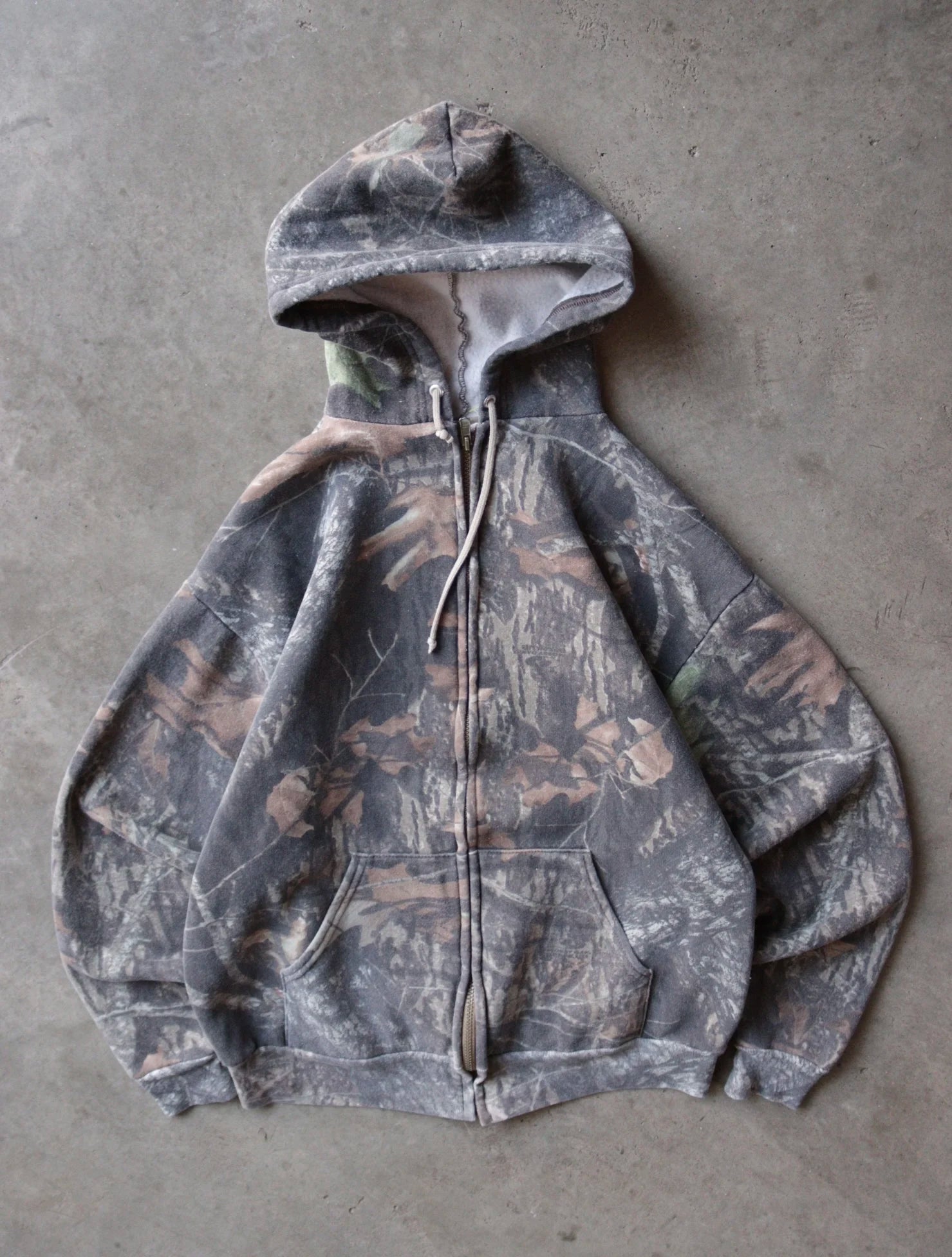 1990S CAMO HOODED SWEATSHIRT