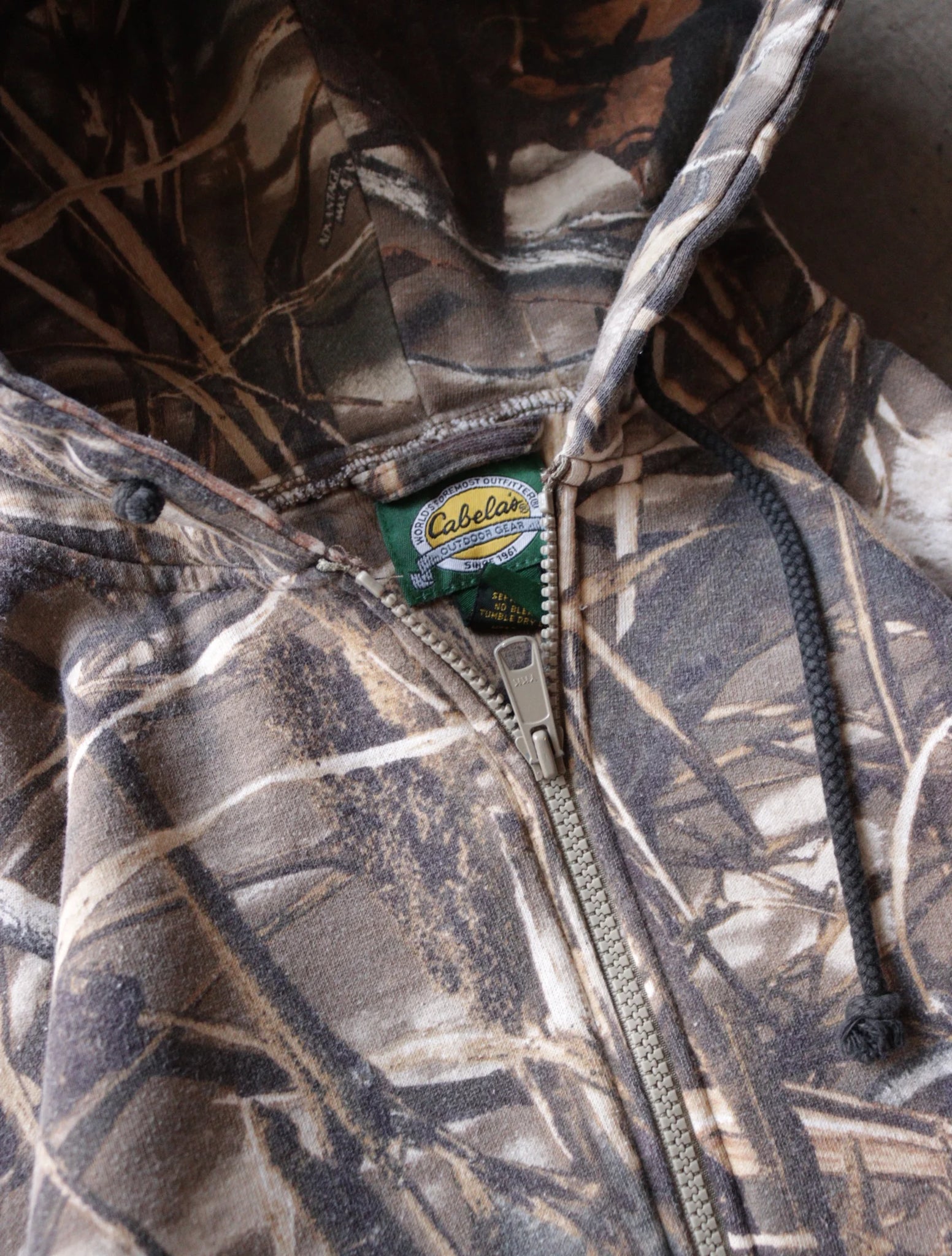 1990S CAMO ZIP UP HOODED SWEATSHIRT