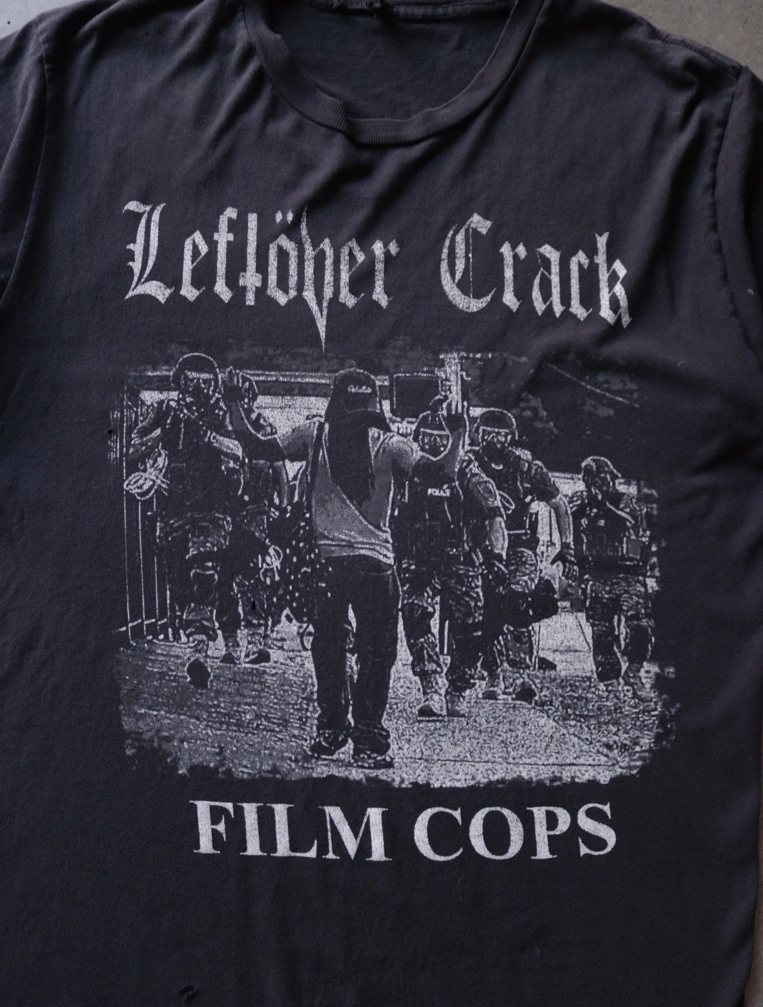 2000S LEFTOVER CRACK PAPER THIN TEE