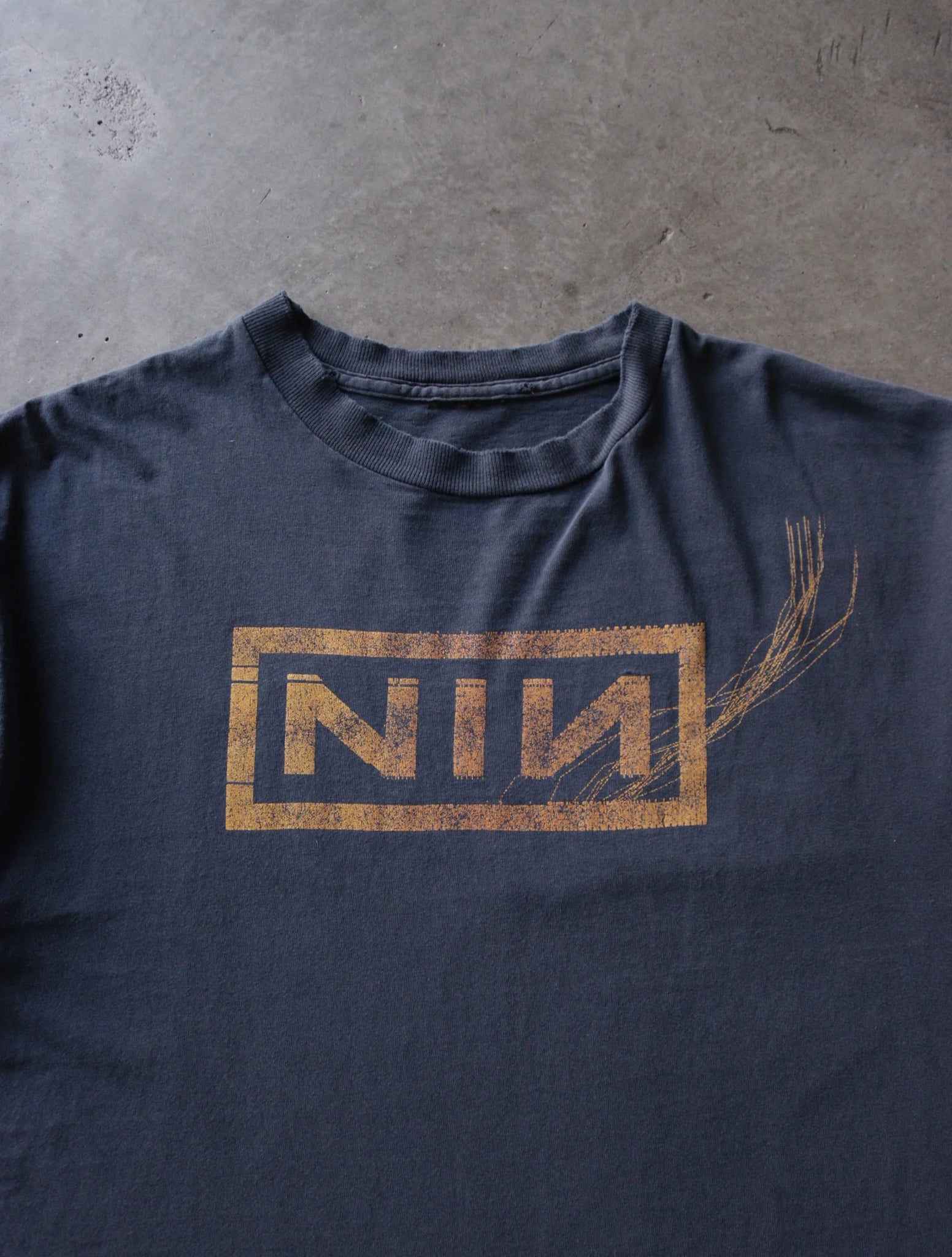 2000S NINE INCH NAILS BAND TEE