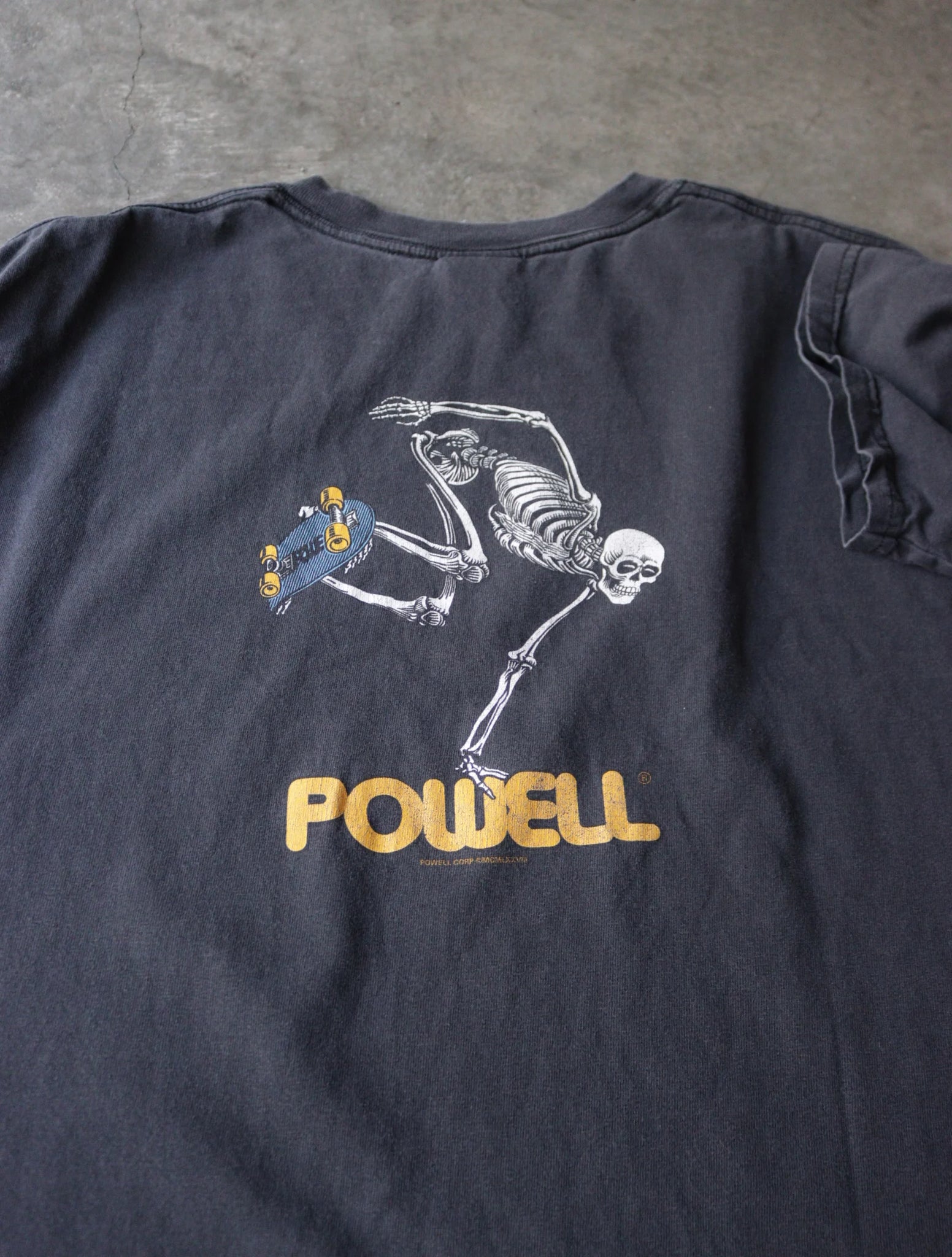 2000S POWELL TEE