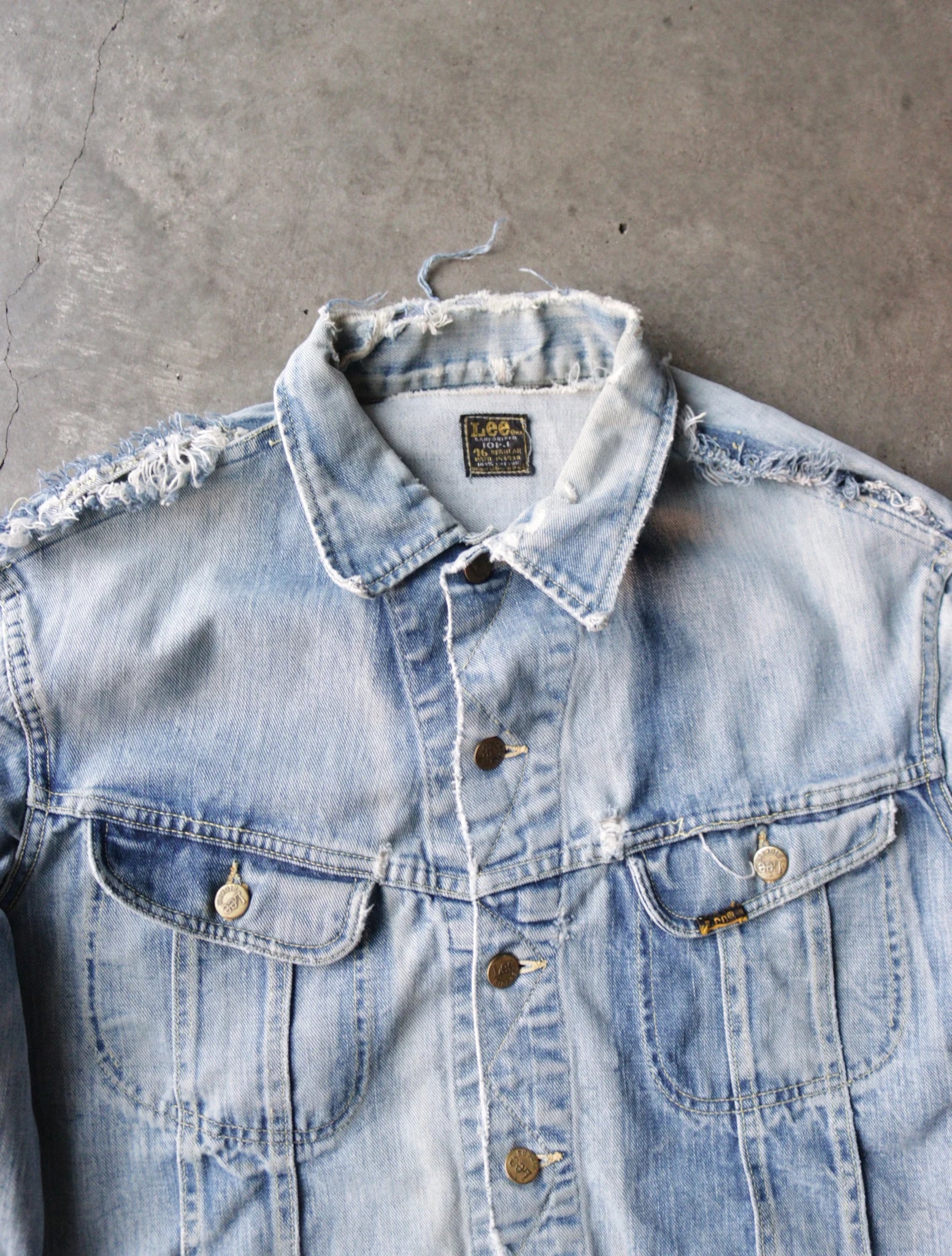1970S LEE FADED DISTRESSED DENIM JACKET