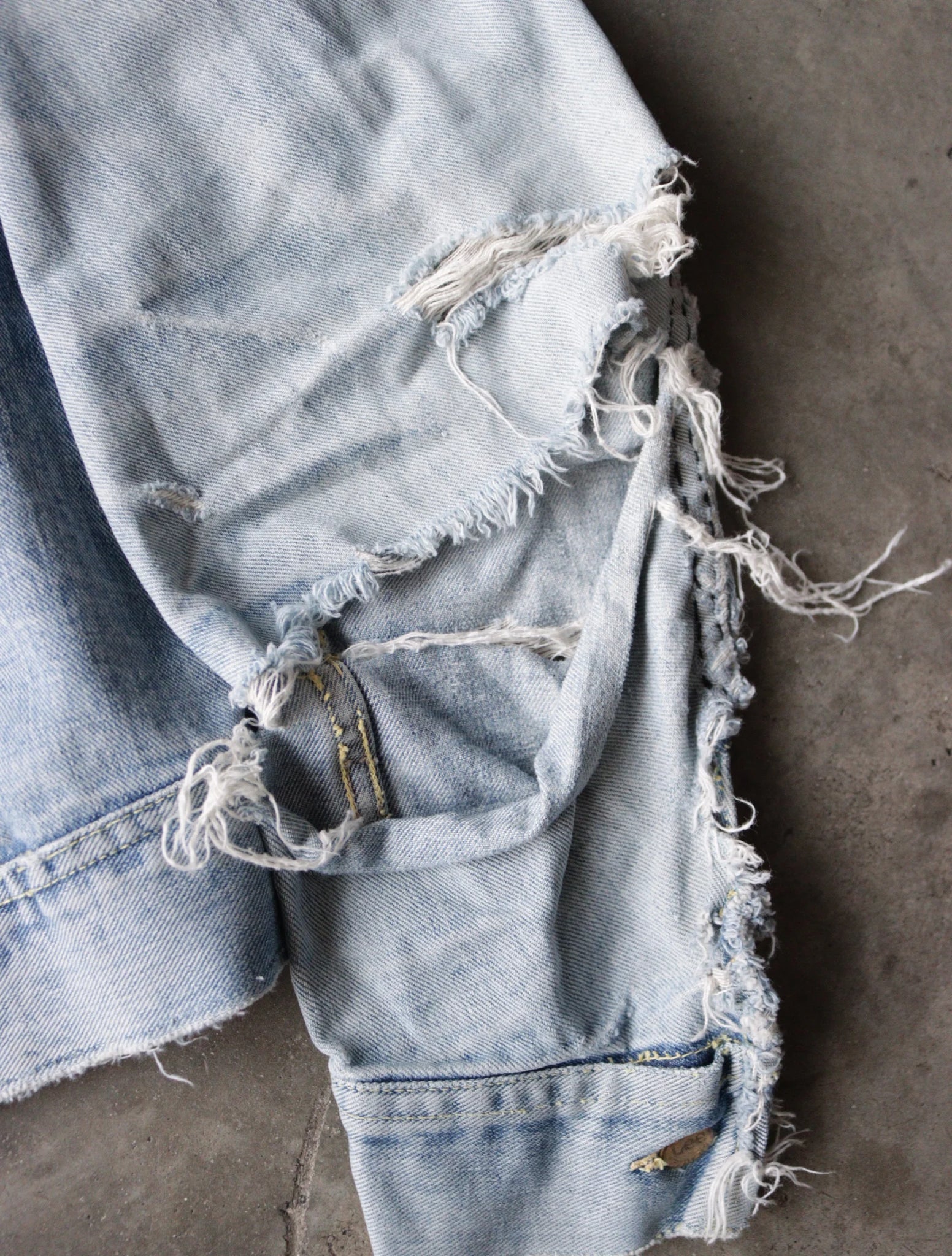 1970S LEE FADED DISTRESSED DENIM JACKET