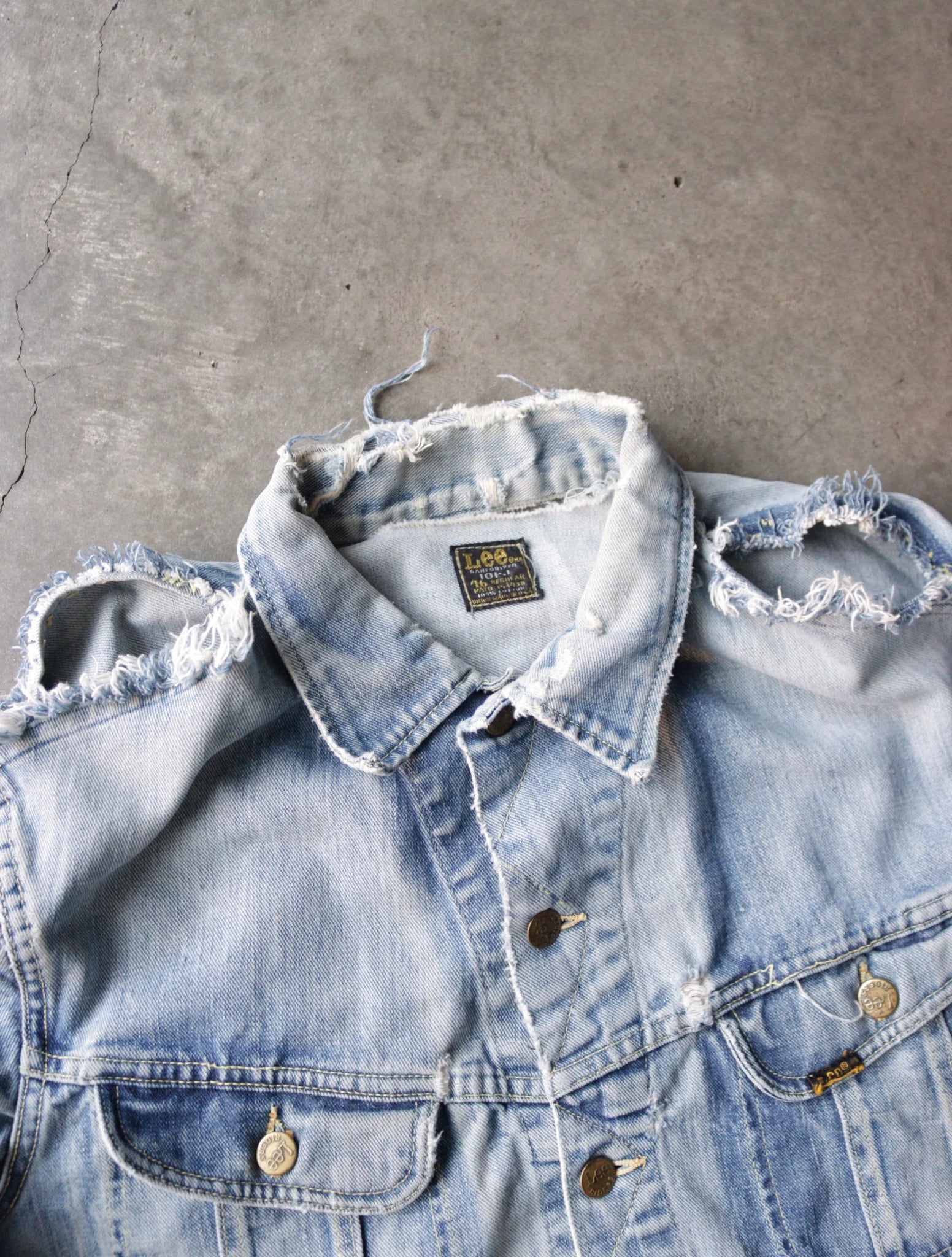 1970S LEE FADED DISTRESSED DENIM JACKET