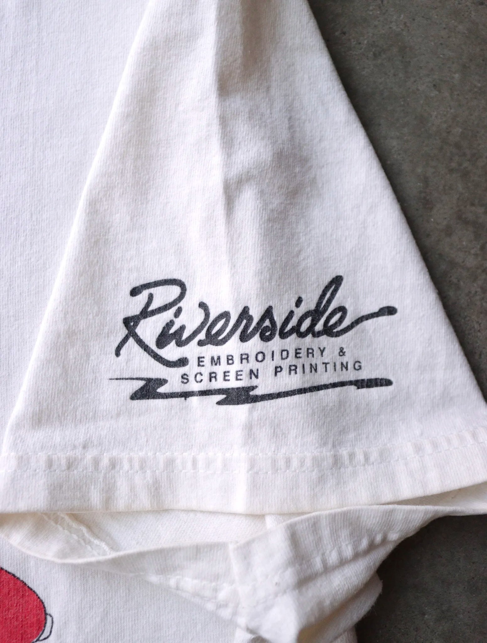 2000S RIVERSIDE SCREENPRINTIG TEE