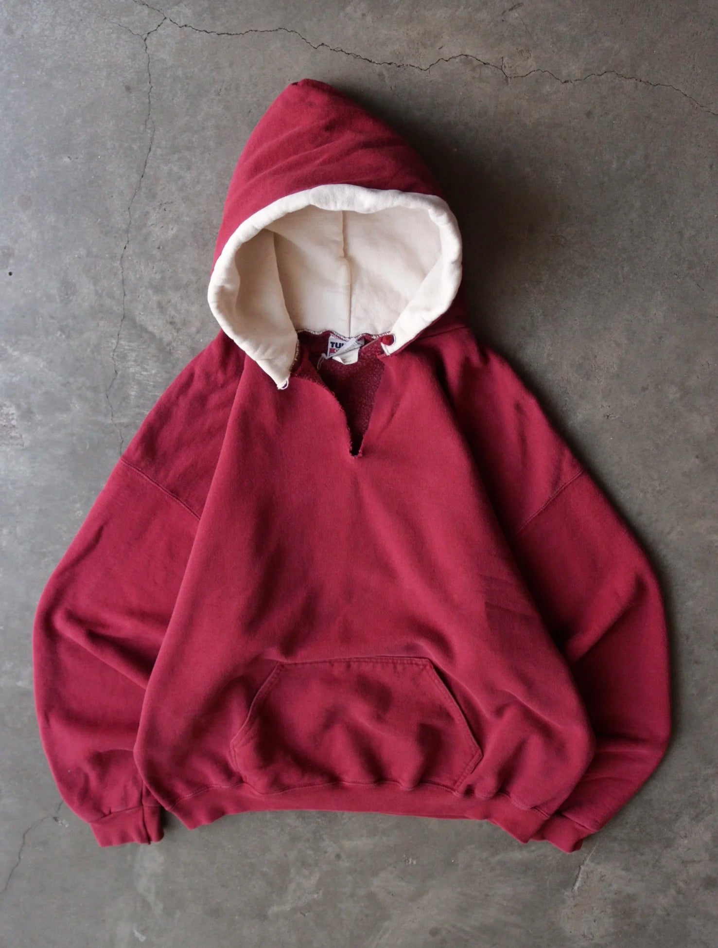 1990S MAROON RED HOODED SWEATHSIRT