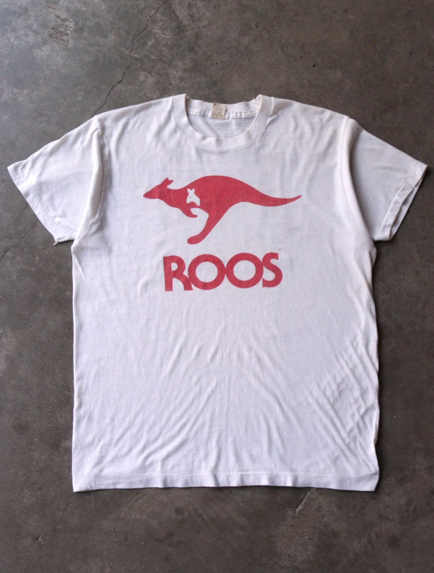2000S ROOS COLLEGE BASKETBALL TEE