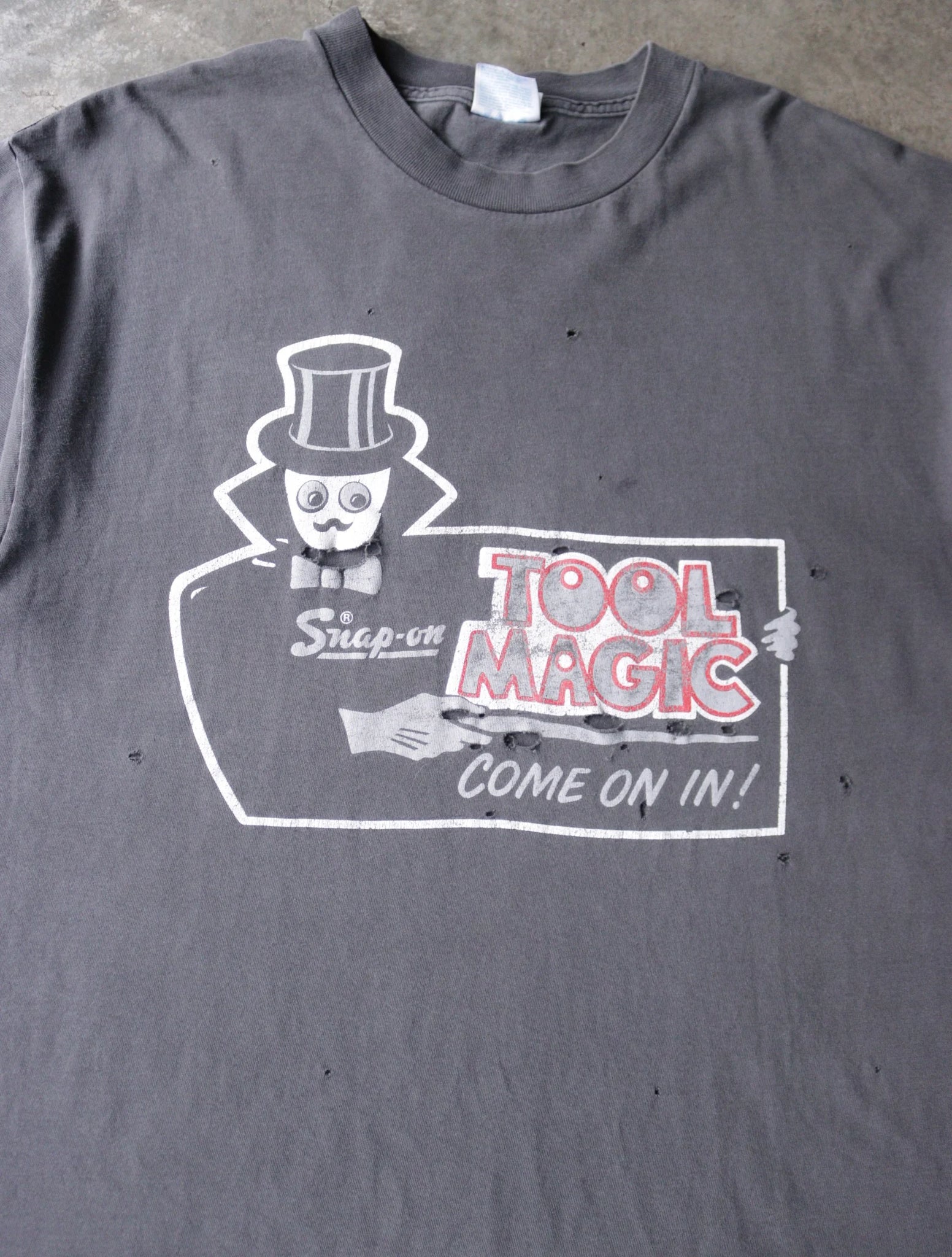 1990S TOOL MAGIC TEE