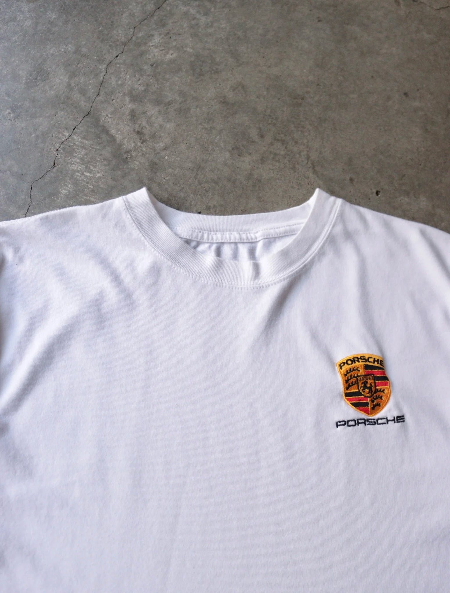 2000S PORSCHE EMBLEM TEE
