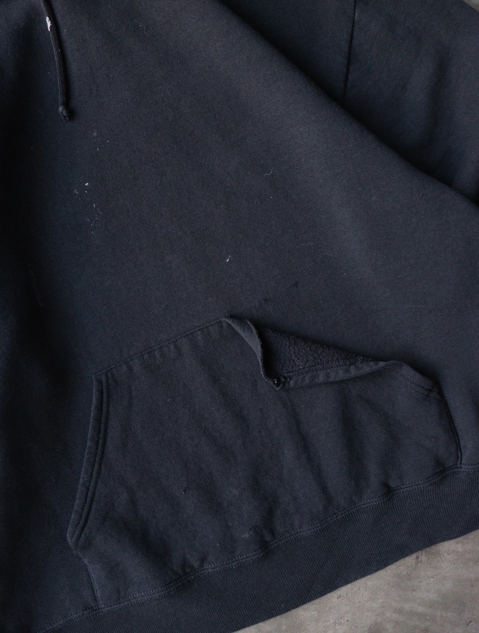 1990S BLACK HOODED SWEATSHIRT
