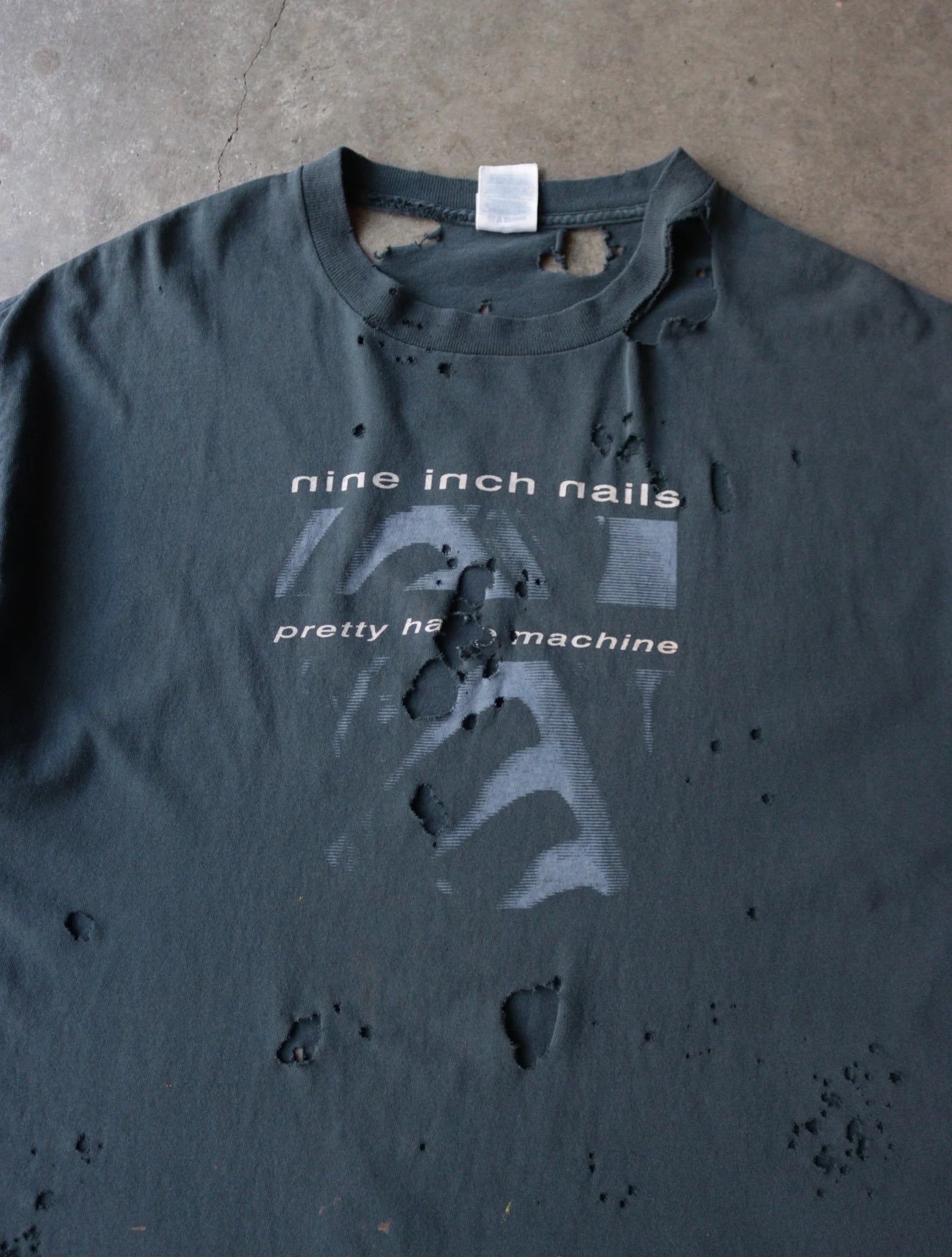 2000S NINE INCH NAILS THRASHED BAND TEE