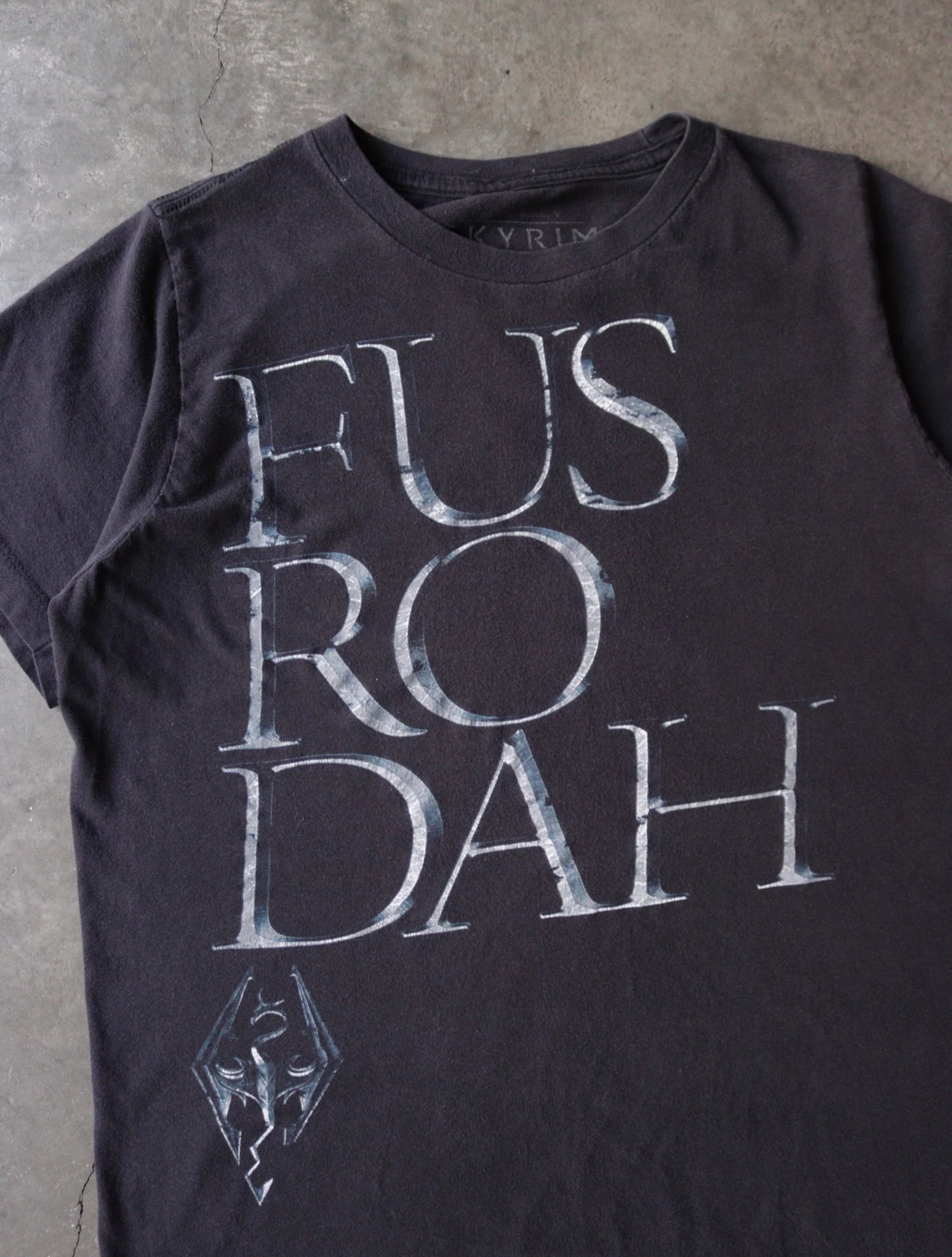 2000S FUS RO DAH SKYRIM TEE