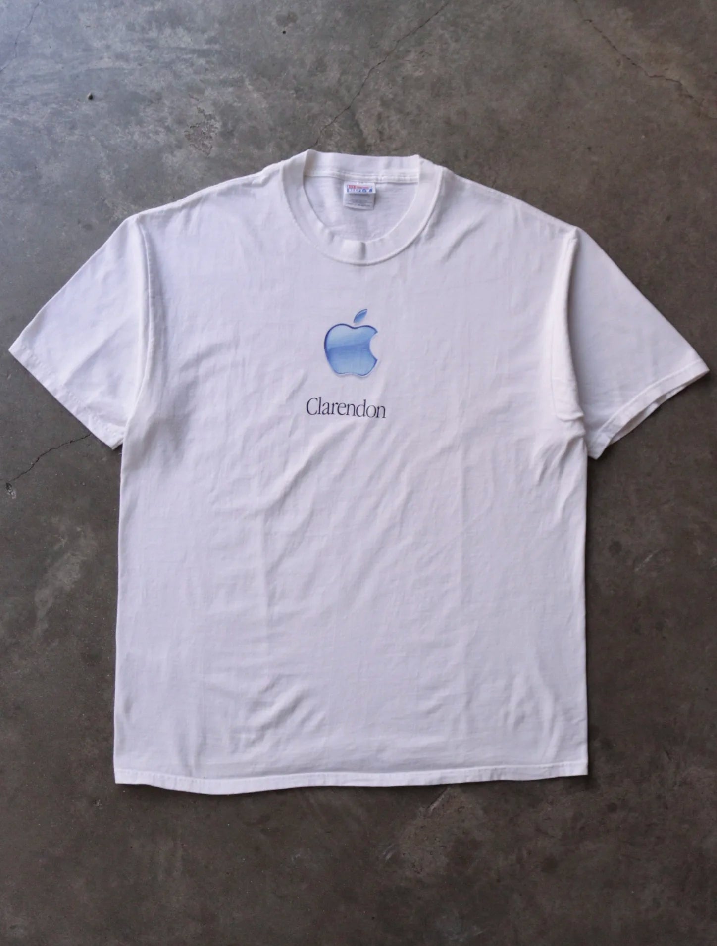 2000S APPLE SHOP DIFFERENT TEE