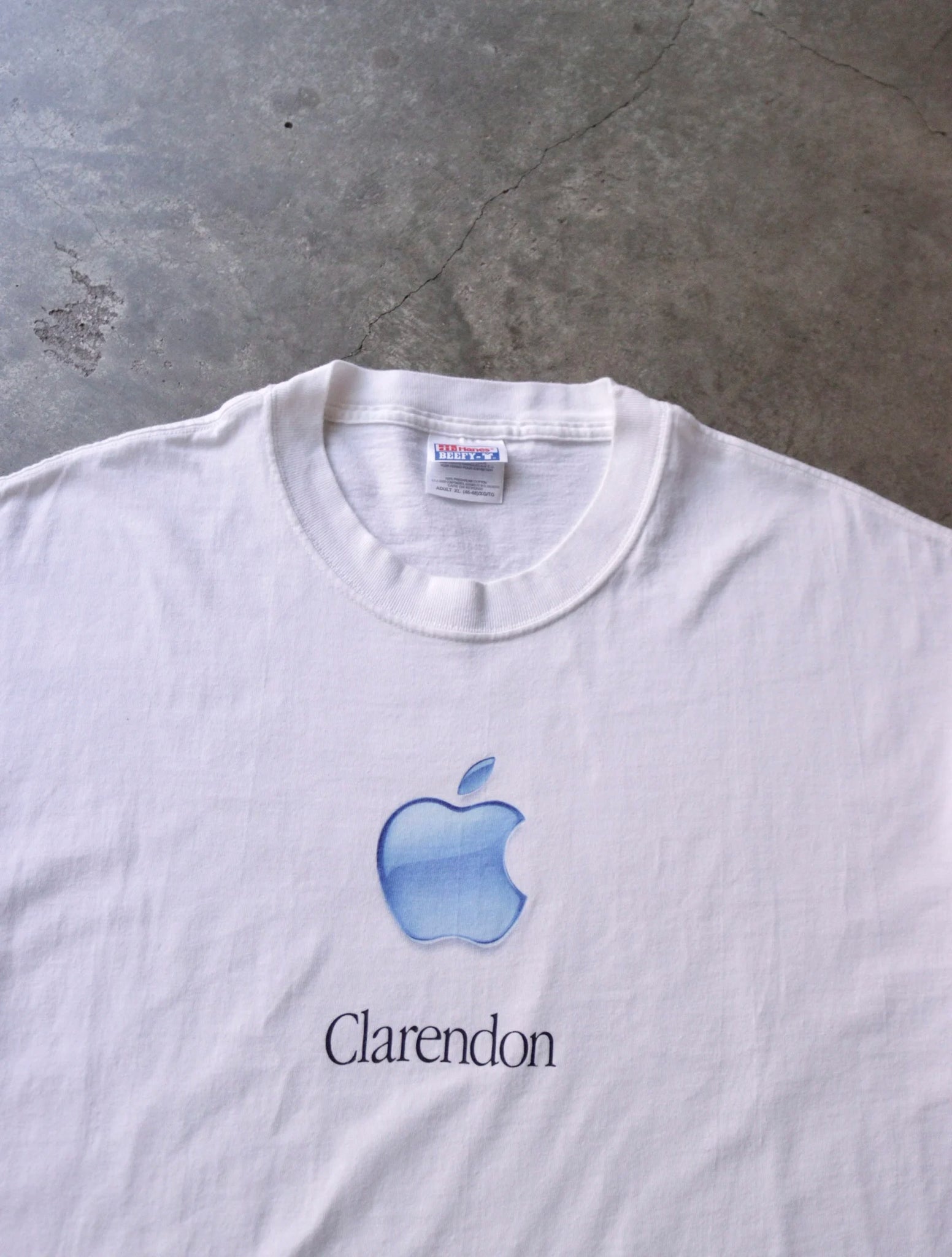 2000S APPLE SHOP DIFFERENT TEE