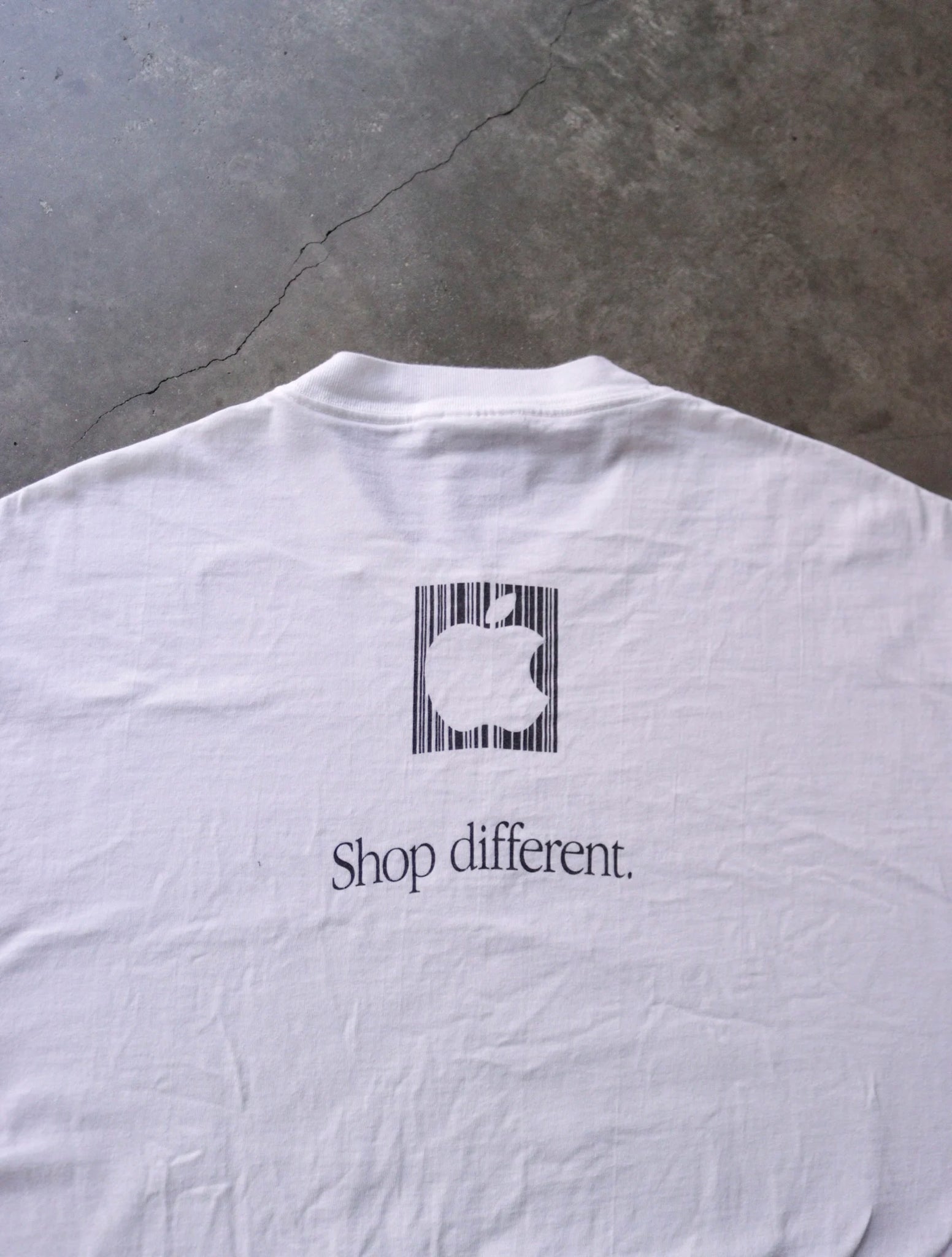 2000S APPLE SHOP DIFFERENT TEE