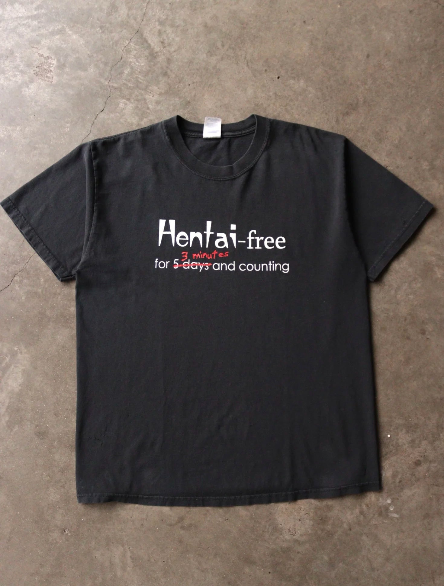 2000S HENTAI-FREE TEE