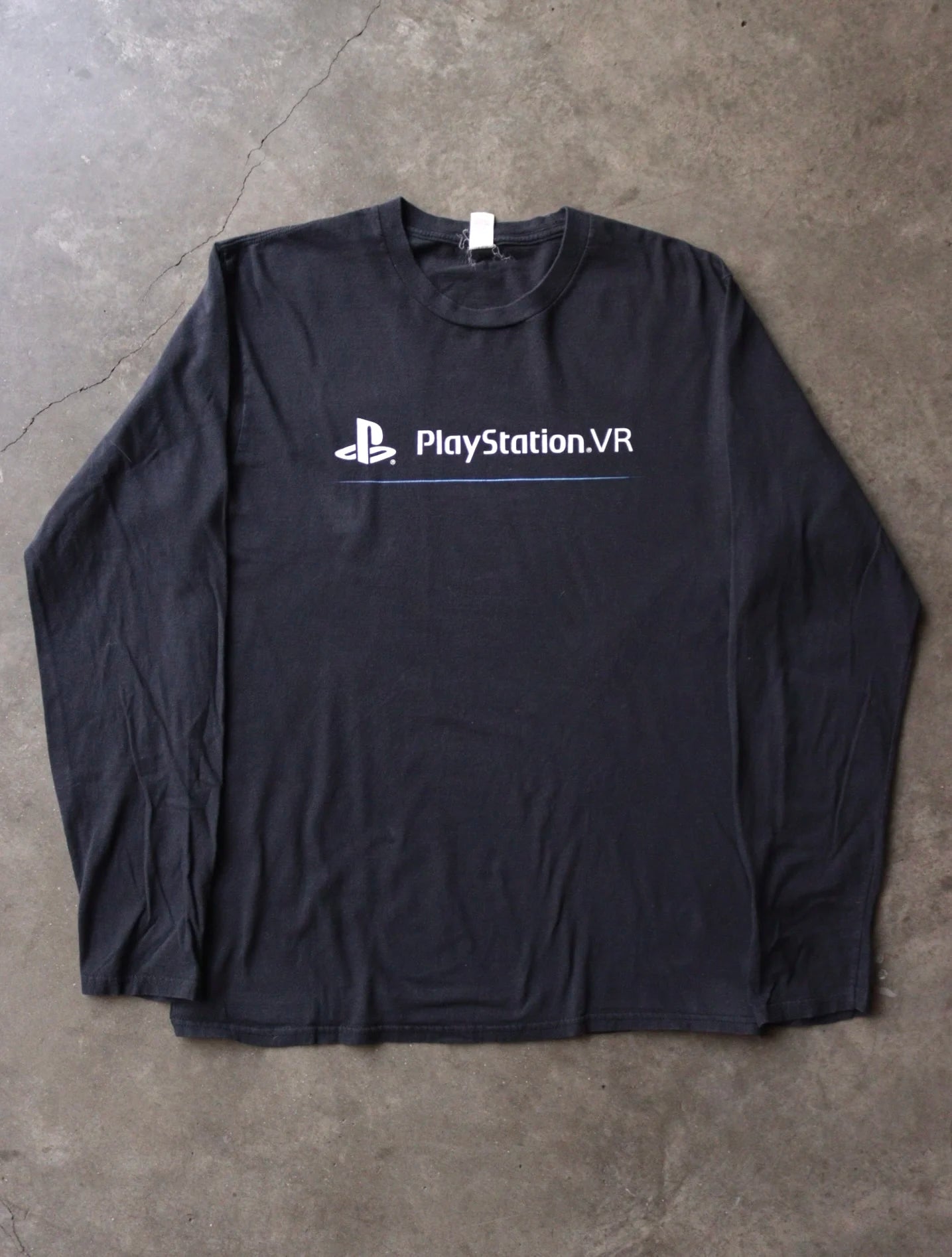 2000S PLAYSTATION VR L/S TEE