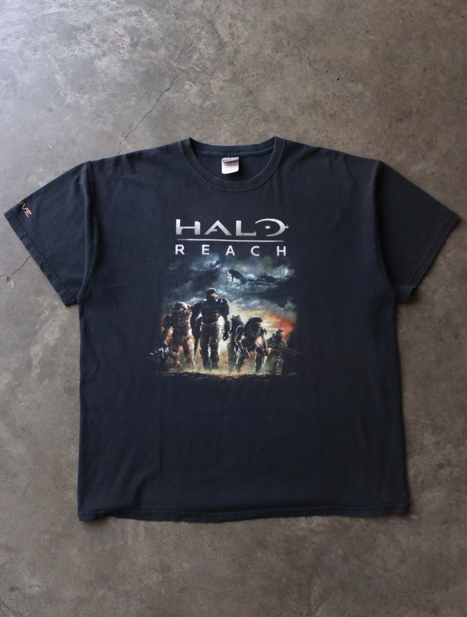2000S FADED HALO REACH TEE