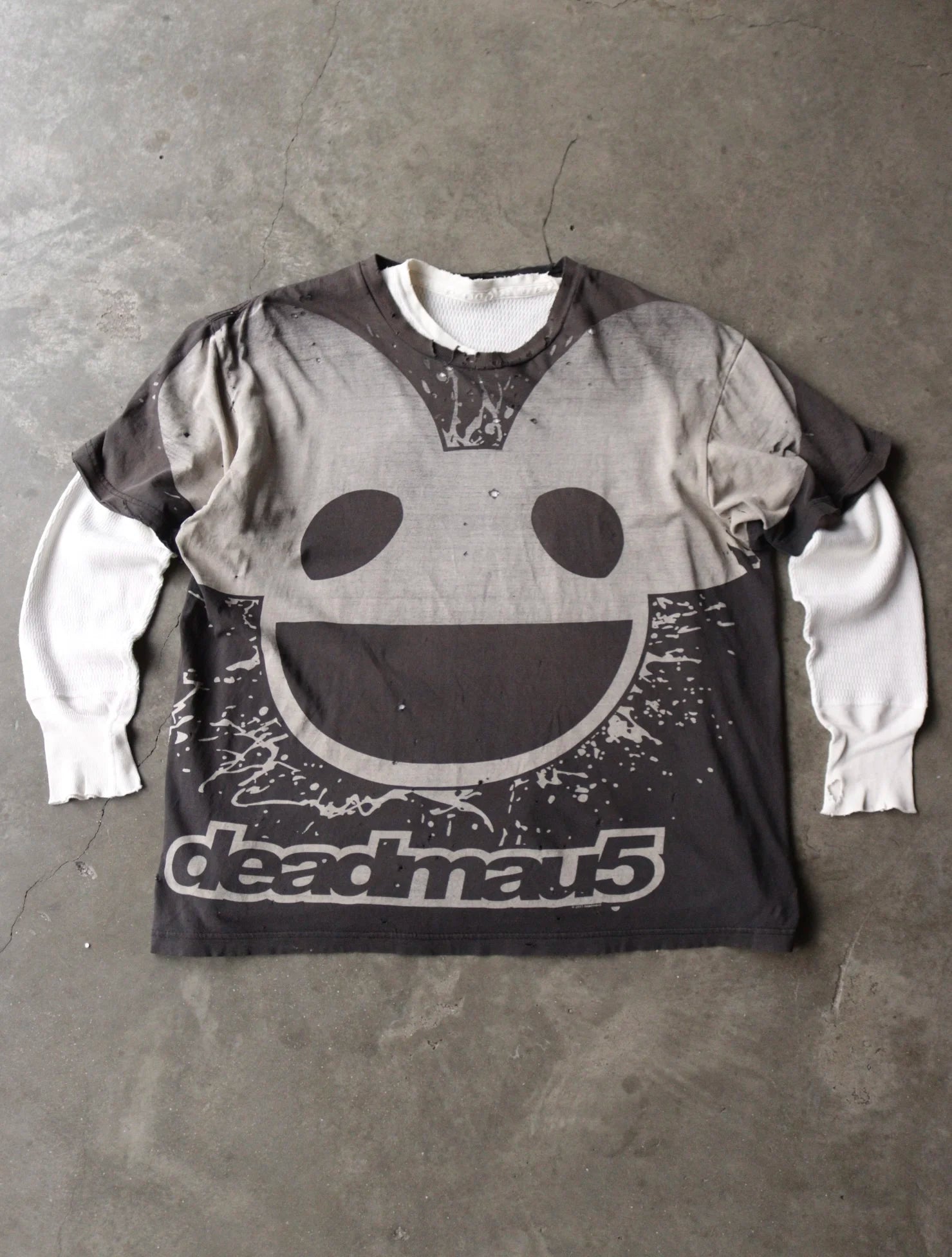 2000S DEADMAU5 TEE + THERMAL