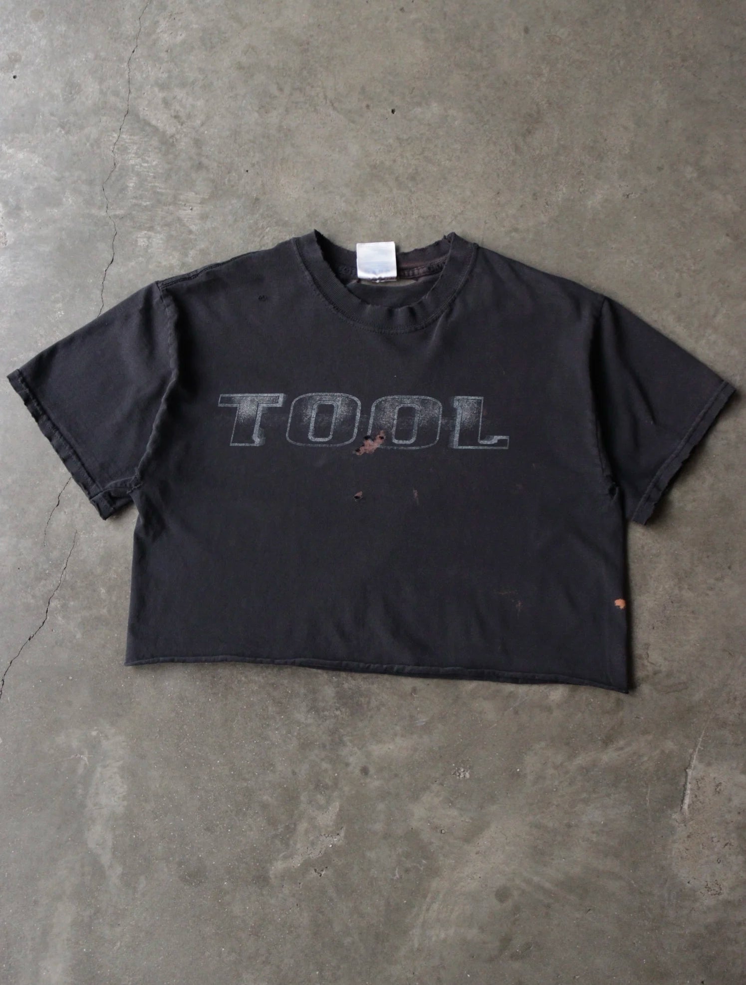 2000S TOOL FADED TEE