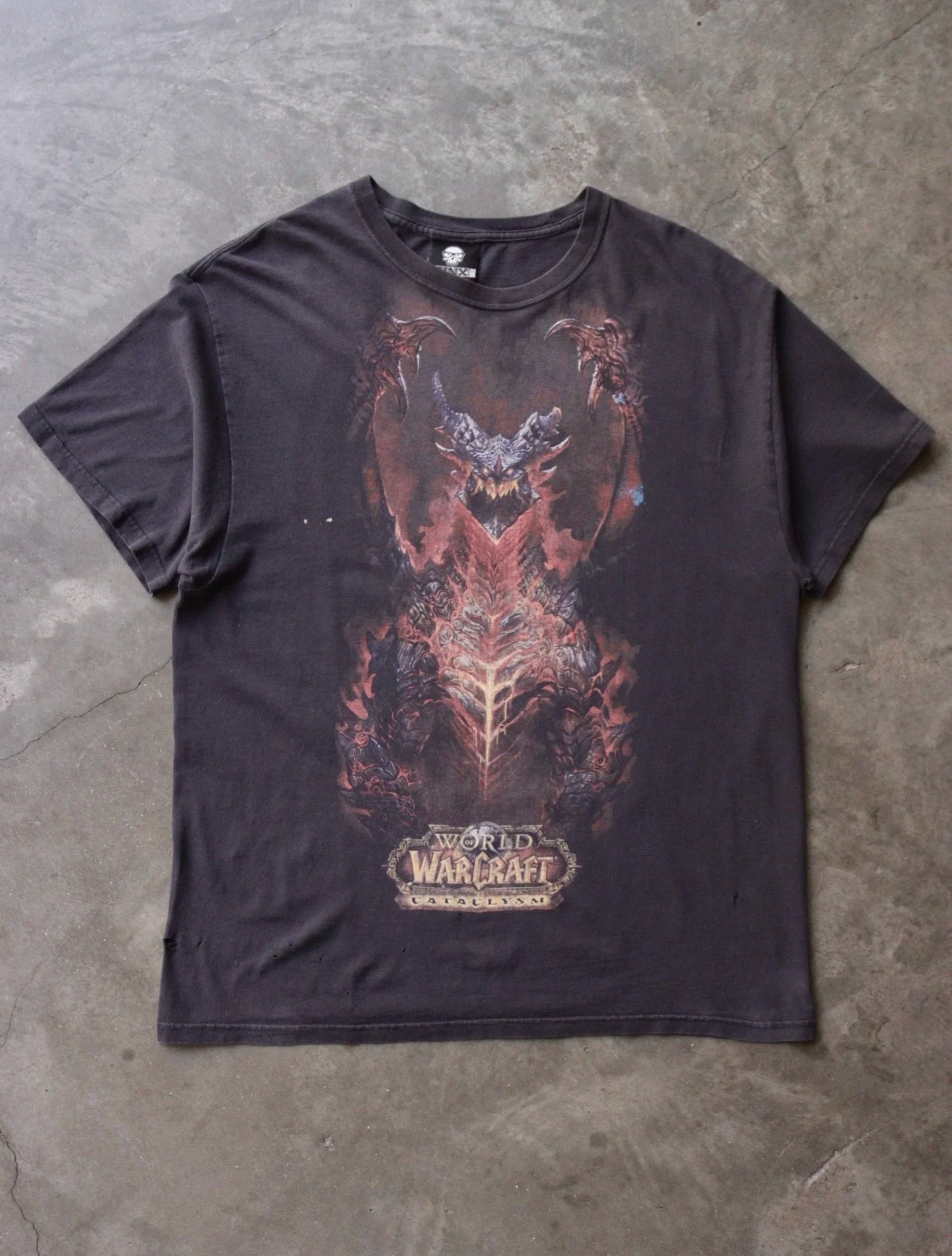 2000S WORLD OF WARCRAFT FADED TEE
