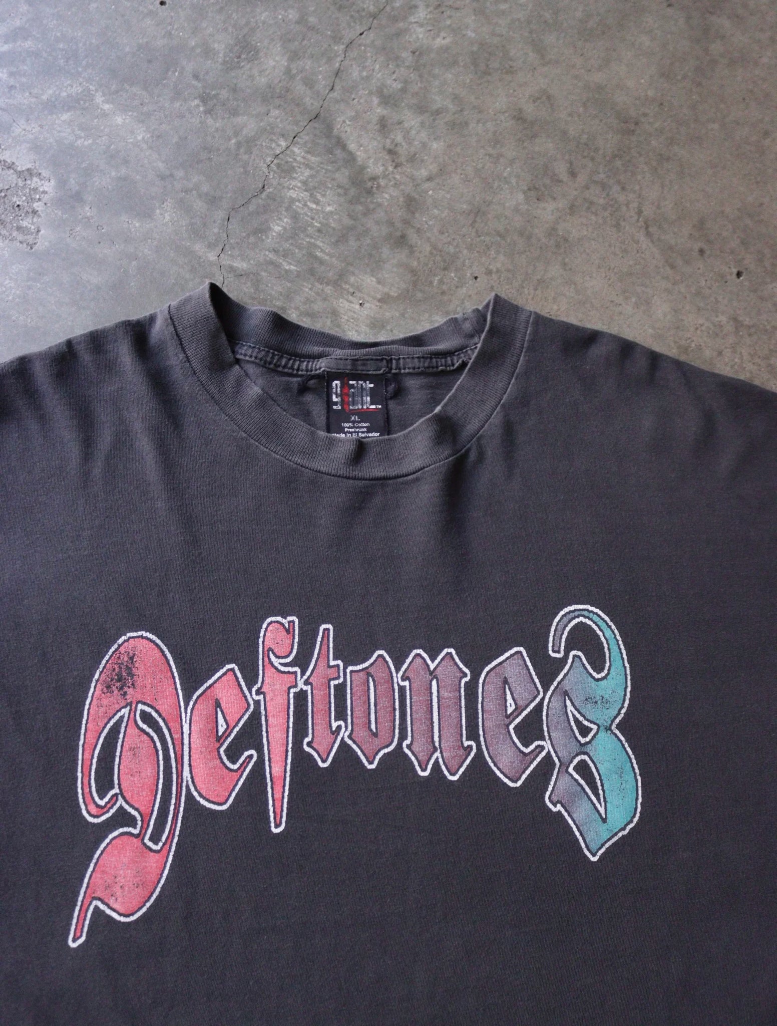 2000S DEFTONES CROPPED BAND TEE