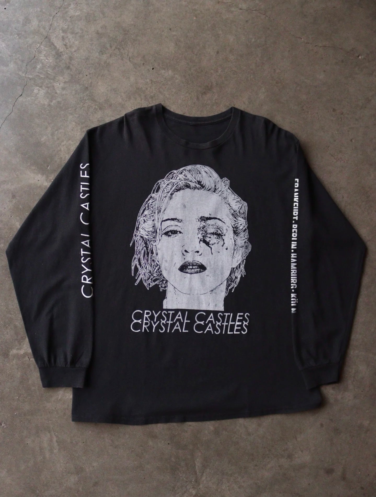 2000S CRYSTAL CASTLES GERMANY TOUR TEE