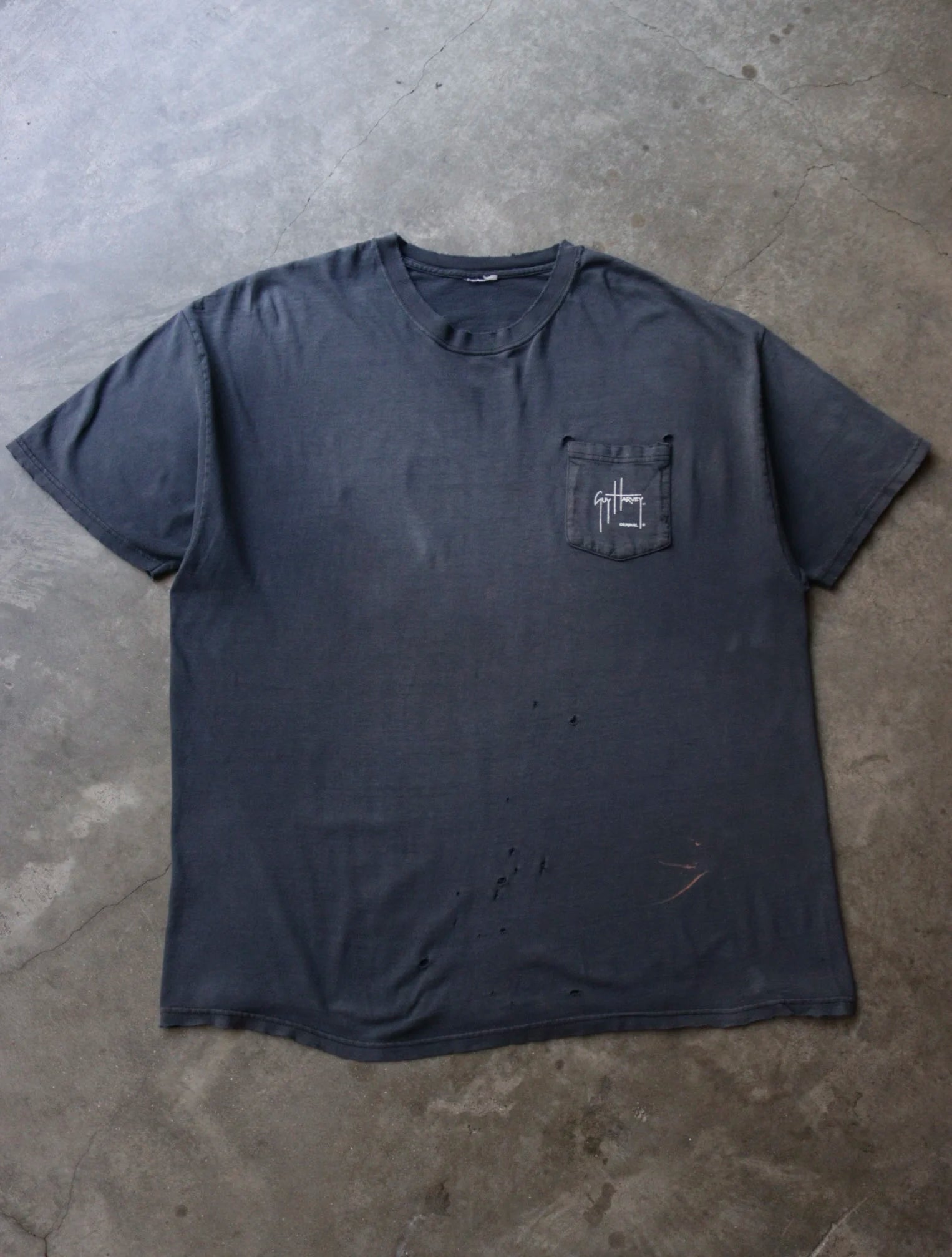 2000S SUN FADED FISH POCKET TEE