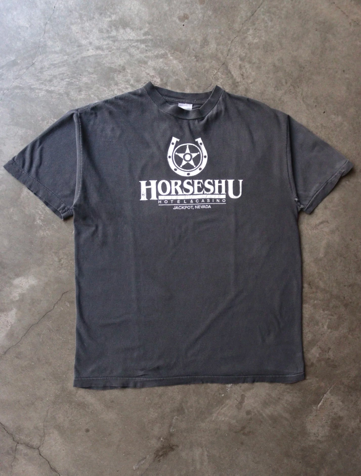 2000S HORSESHU FADED TEE