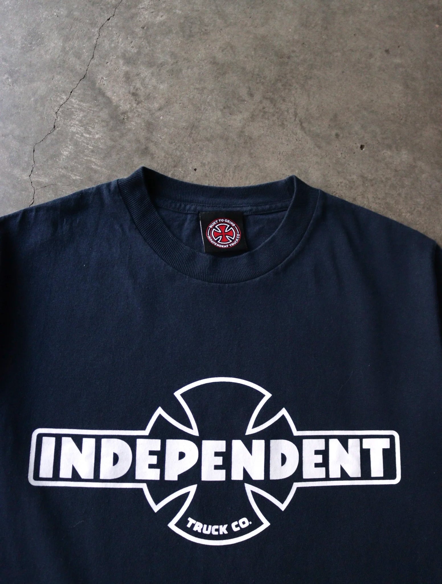 2000S INDEPENDENT LOGO TEE