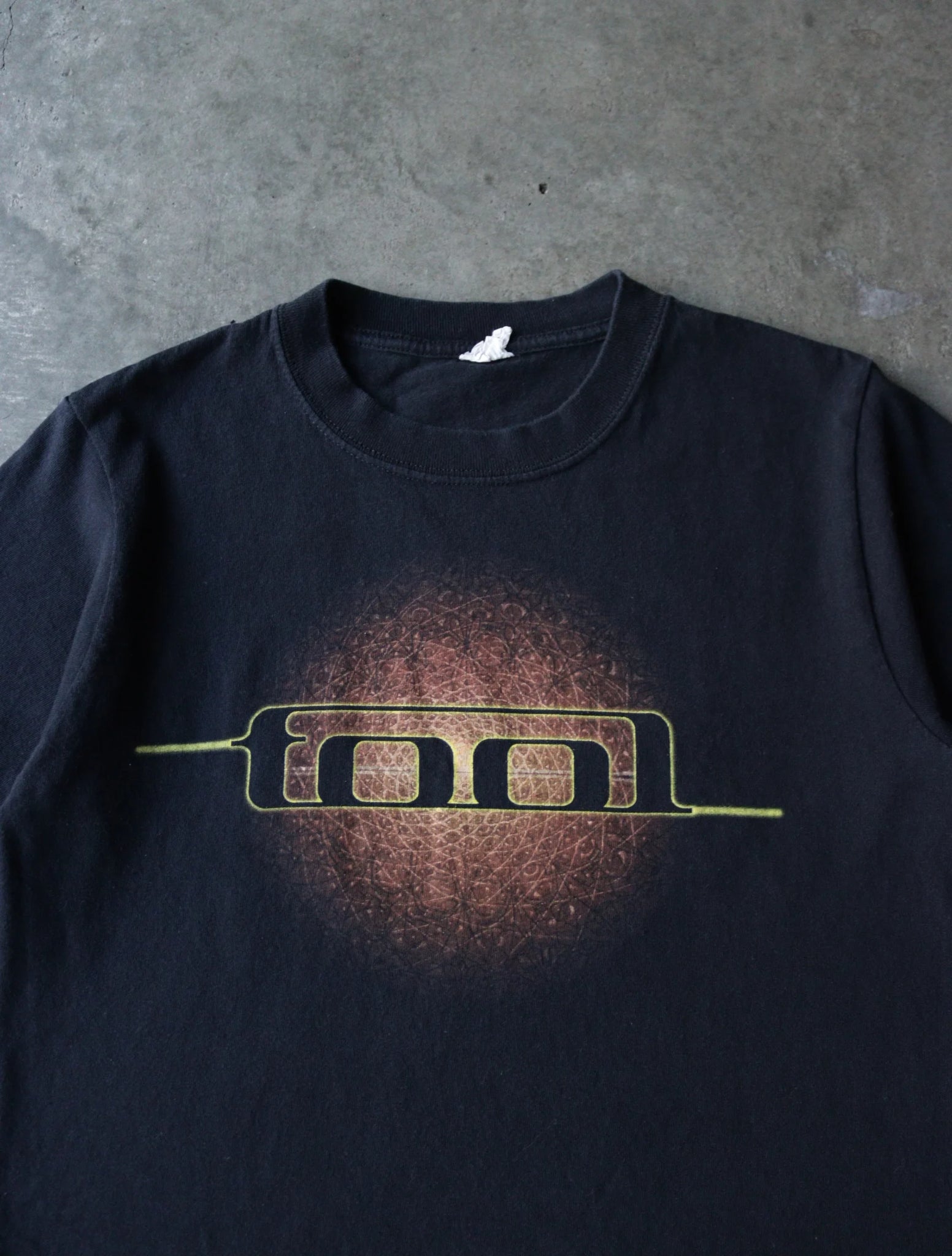 2000S TOOL BAND TEE