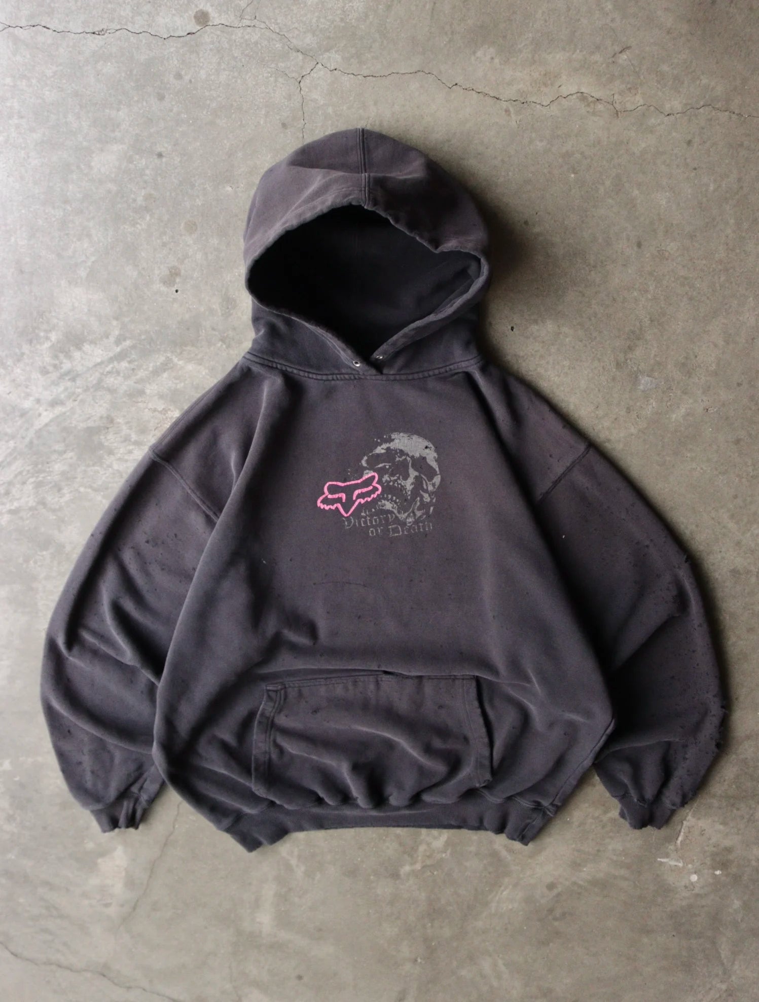 2000S FOX DISTRESSED HOODED SWEATSHIRT