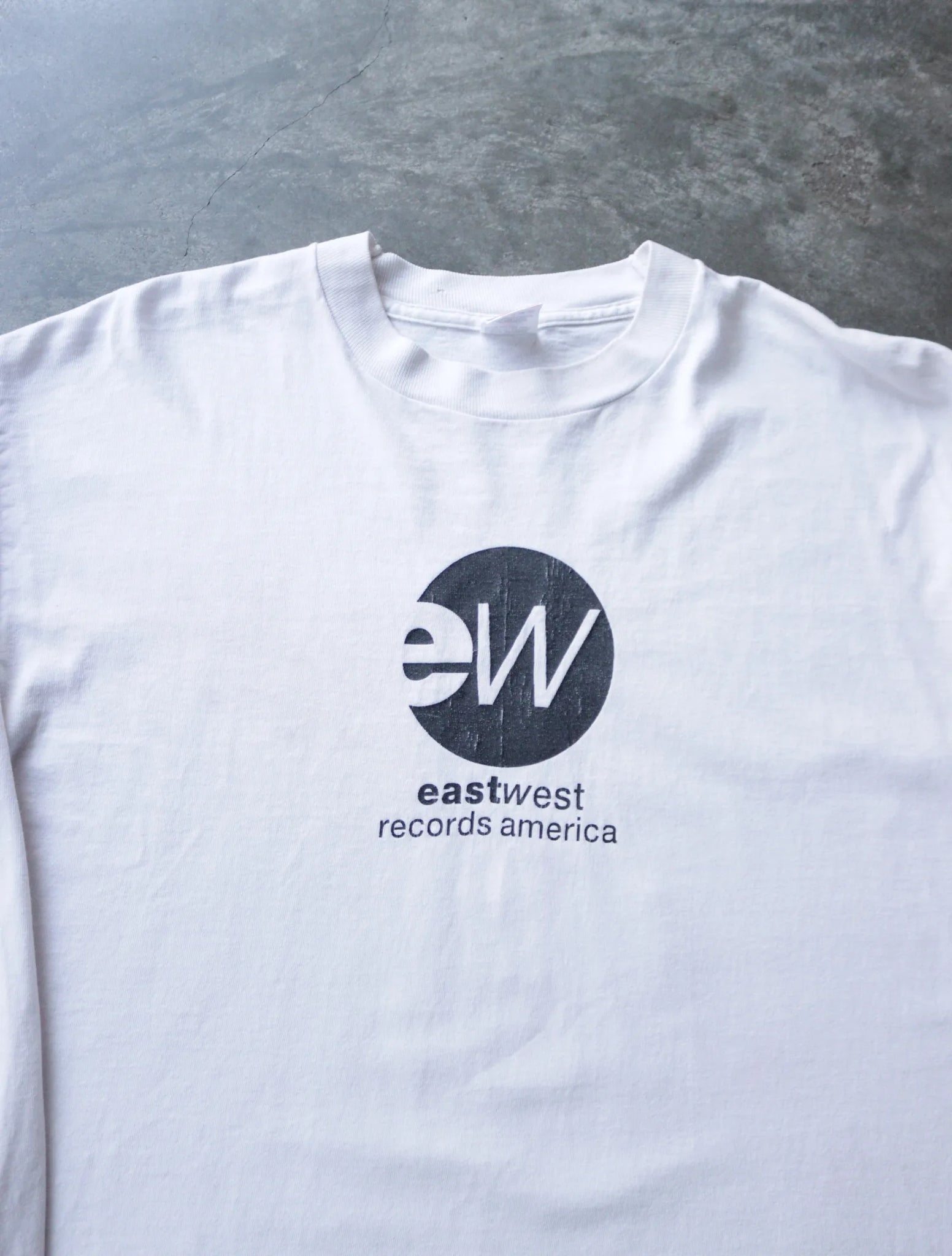 2000S EAST WEST TEE