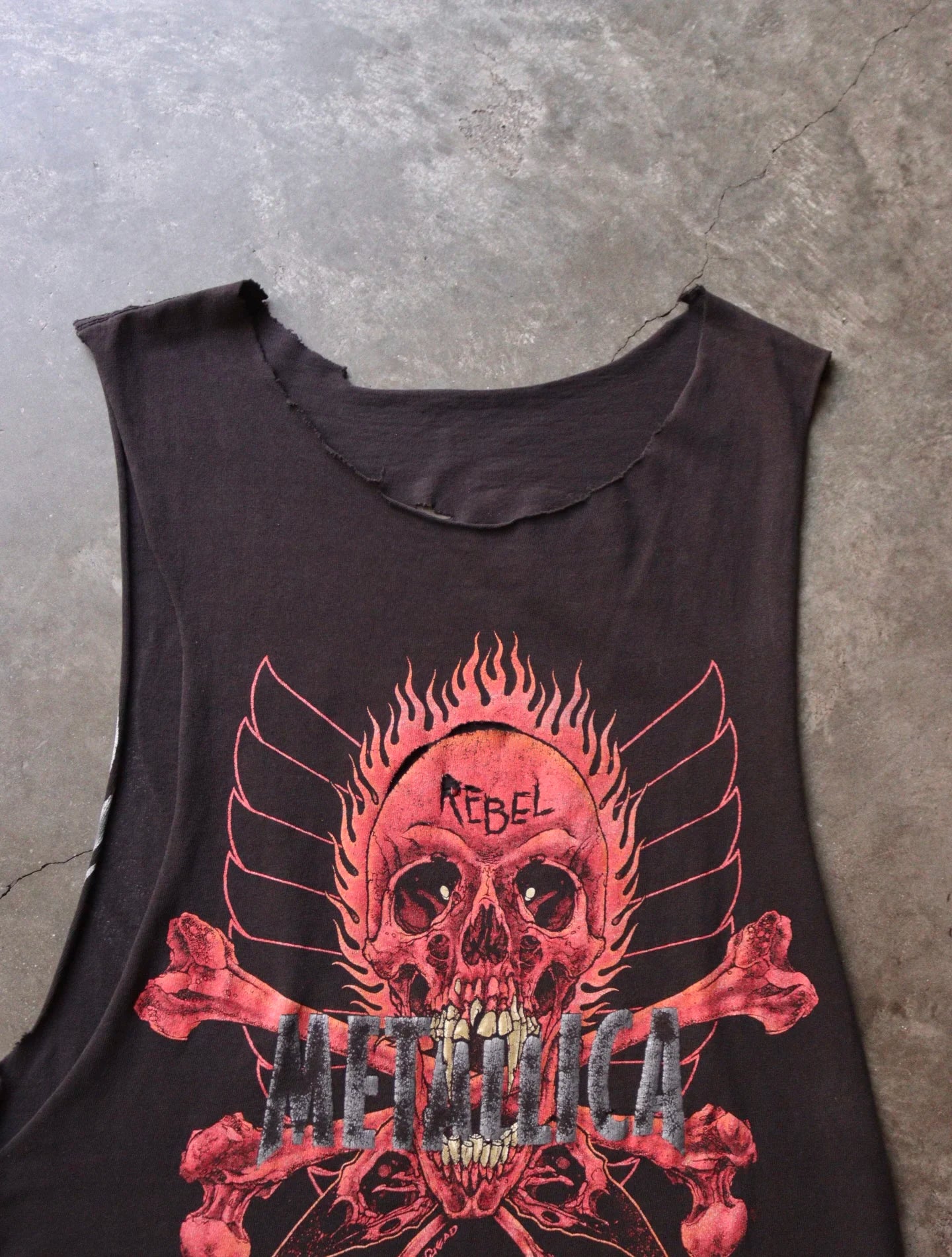 1990S DISTRESSED CHOPPED METALLICA TEE
