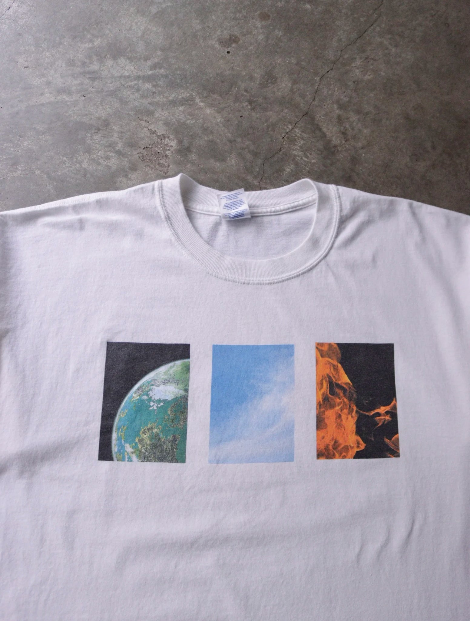 2000S EARTH WIND FIRE BAND TEE
