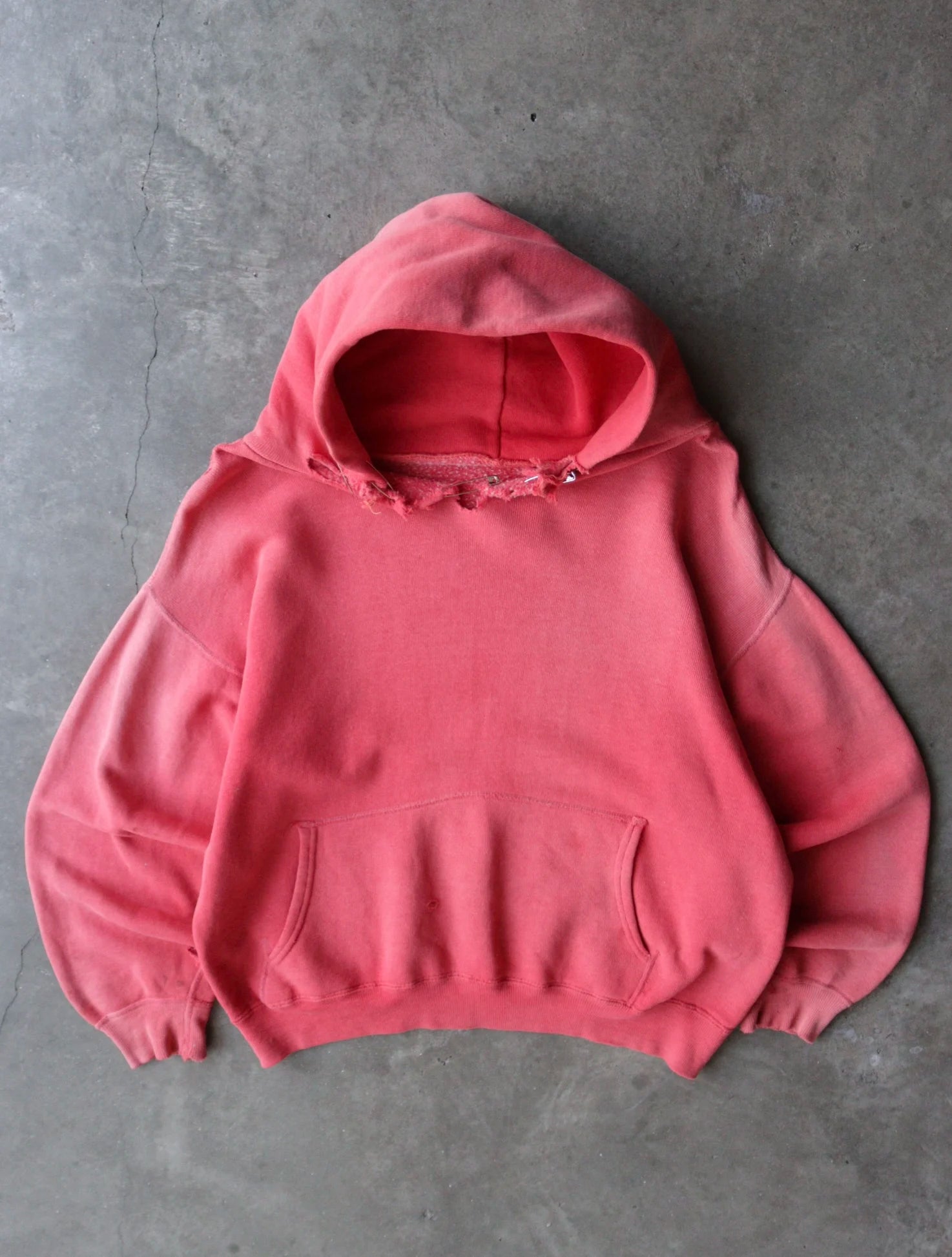 1960S FADED RED HOODED SWETAHSIRT