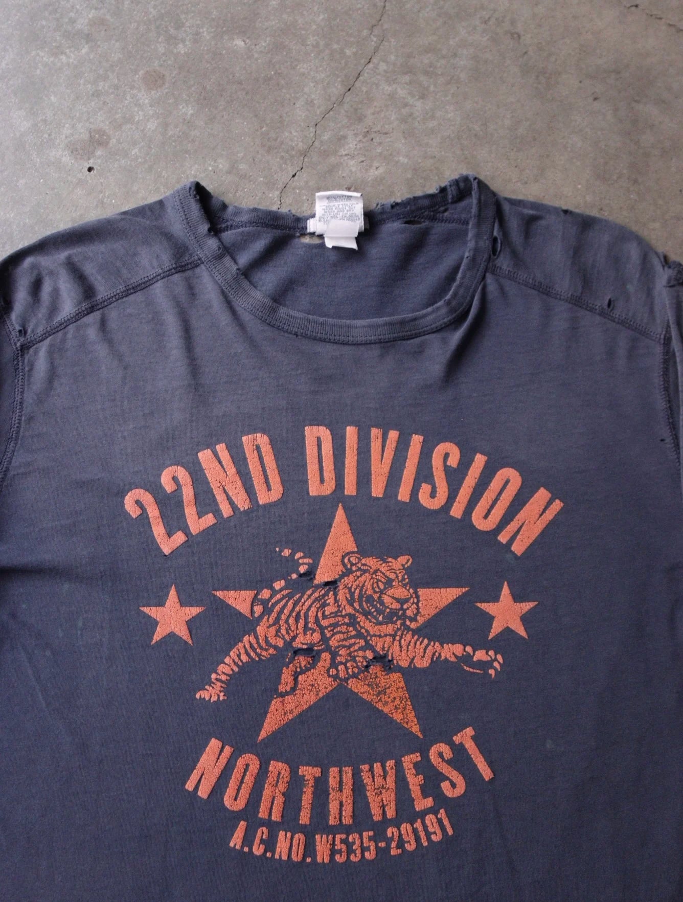1990S DISTRESSED 22ND DIVISION TEE